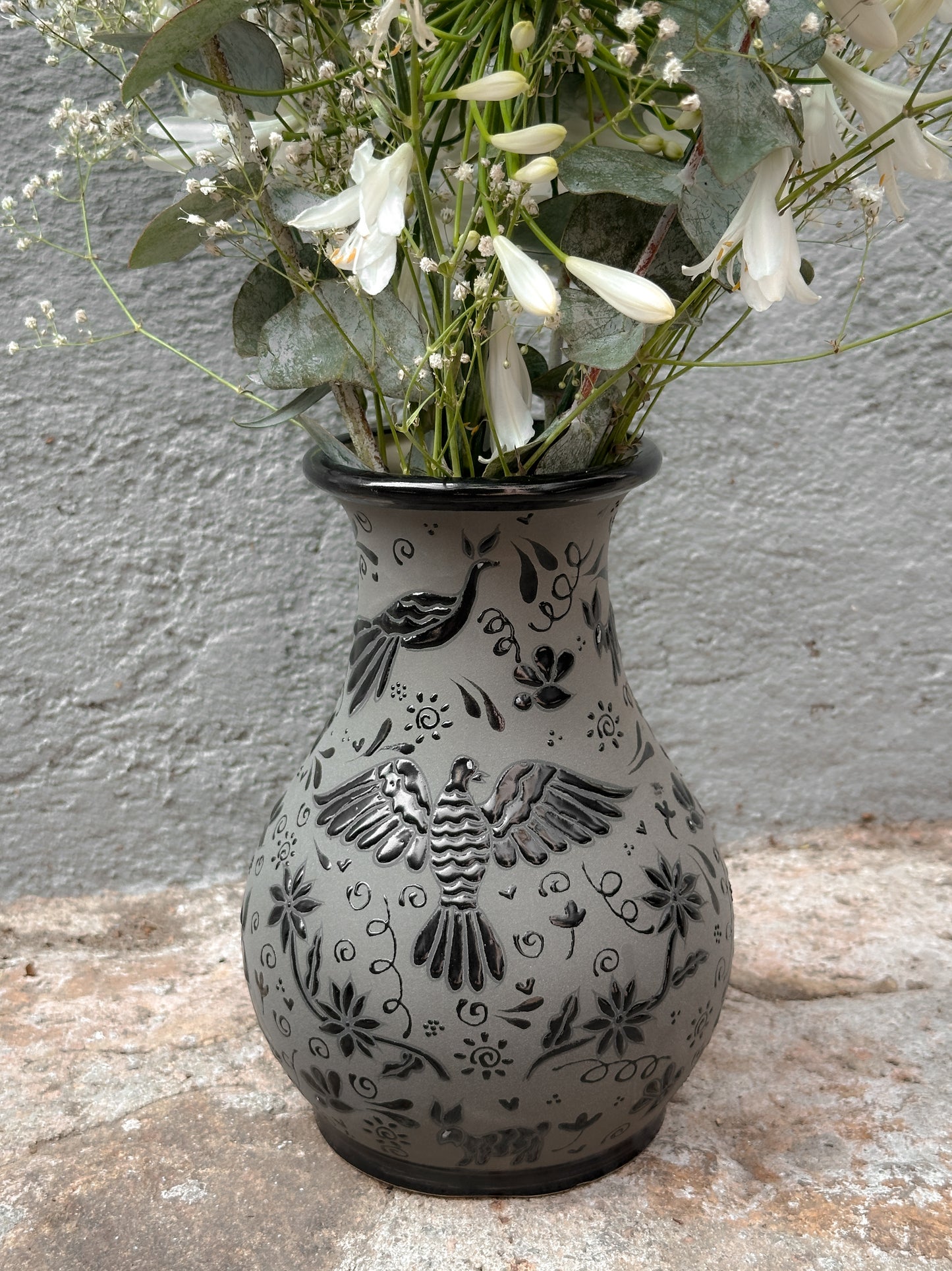 PRE-ORDEN Jarrón de flores otomí negro (ENVÍO EN APROX. 6-12 SEMANAS)