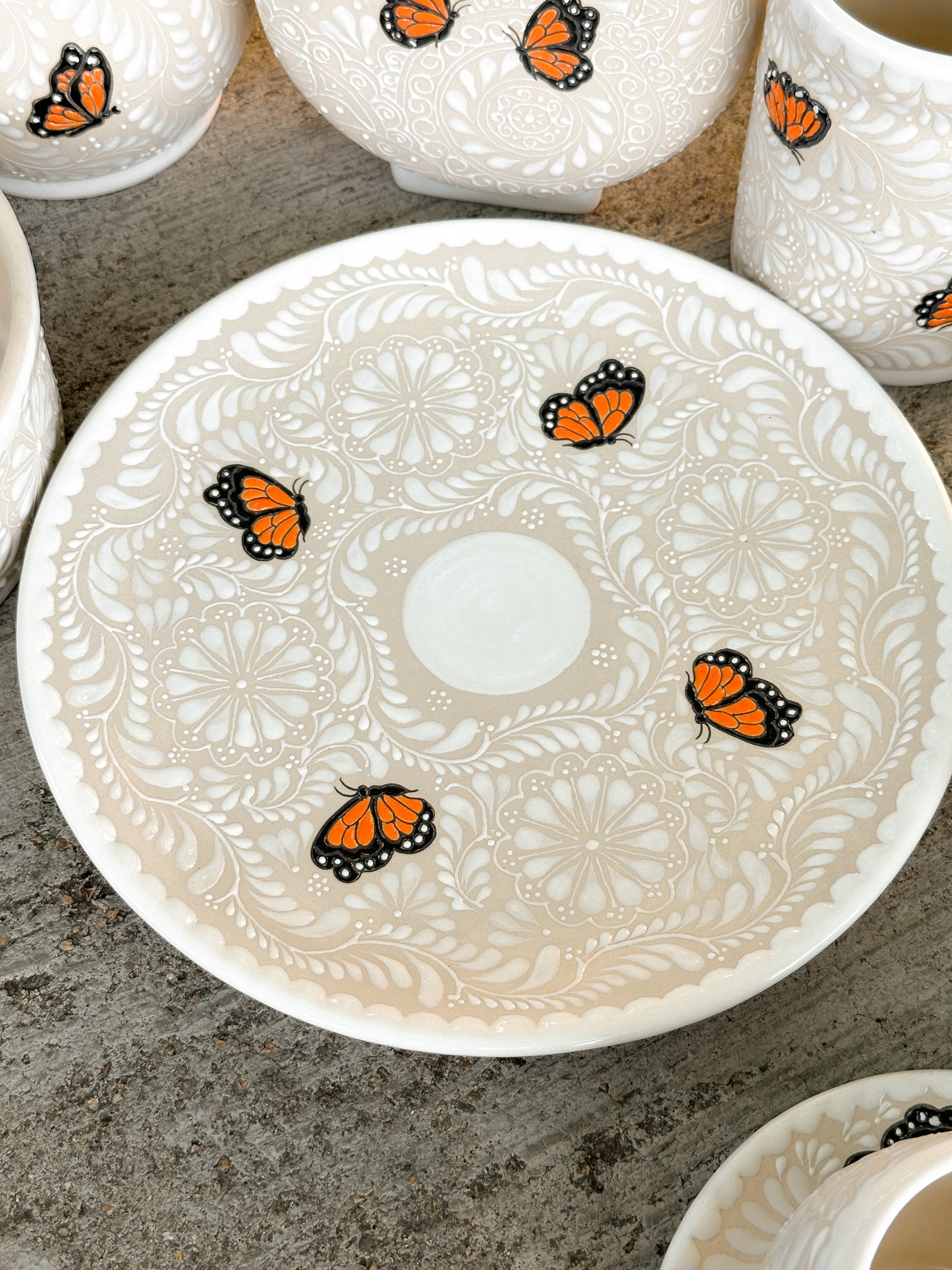 PRE-ORDER Monarca Butterflies Plate (SHIPS IN APPROX. 6-12 WEEKS)