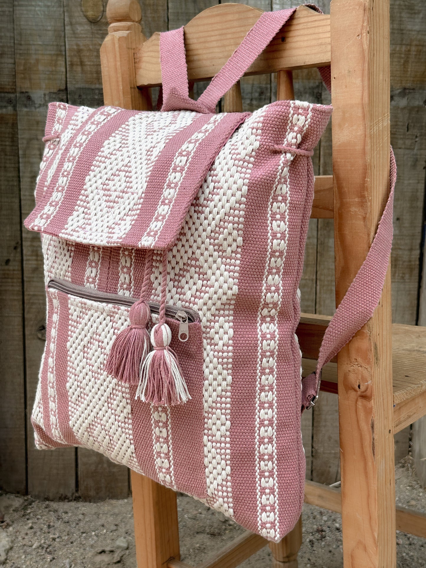 Mochila Jalieza tejida a mano