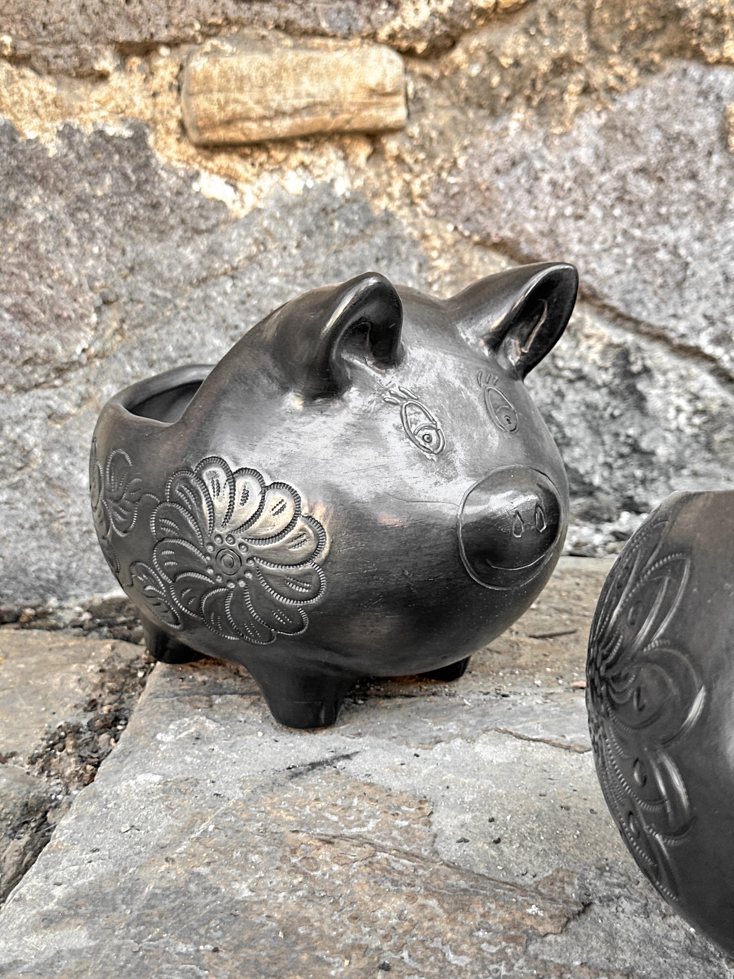 Black Clay Piggy Planter Pot
