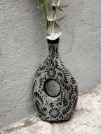 Jarrón redondo con flores en preventa (ENVÍO EN APROX. 6-12 SEMANAS)