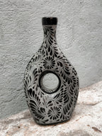 Jarrón redondo con flores en preventa (ENVÍO EN APROX. 6-12 SEMANAS)