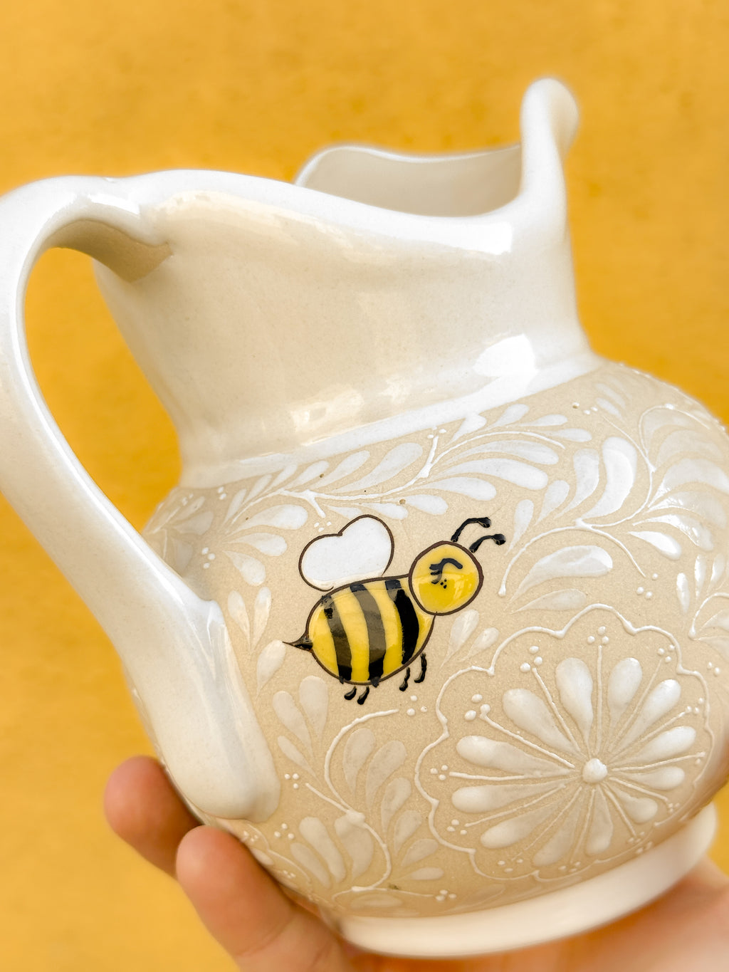 RESERVA Bees Jarra (ENVÍO EN APROX. 6-12 SEMANAS)