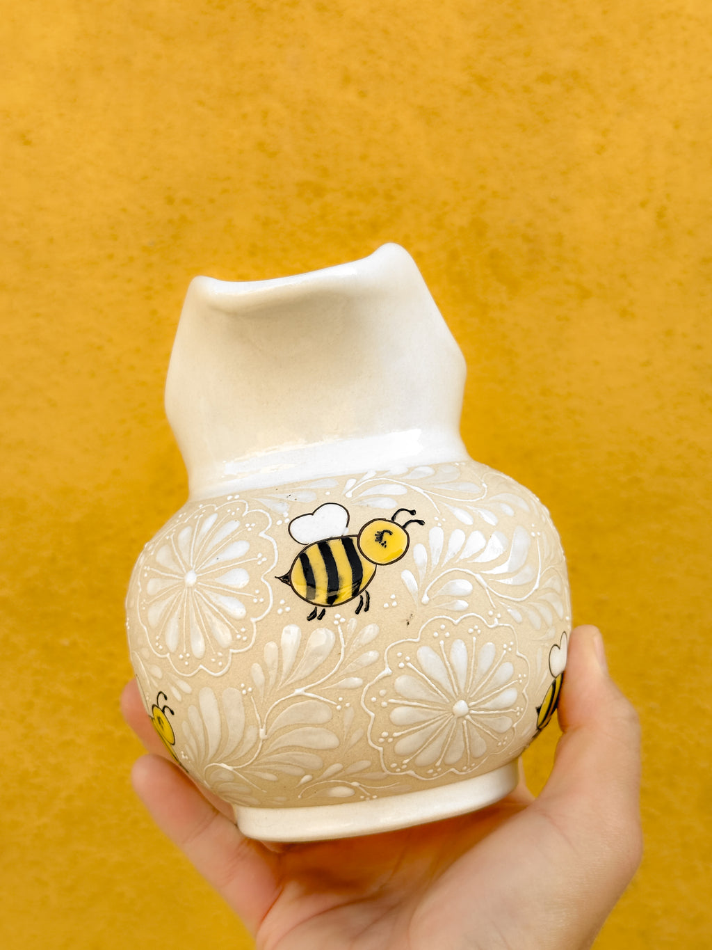 RESERVA Bees Jarra (ENVÍO EN APROX. 6-12 SEMANAS)