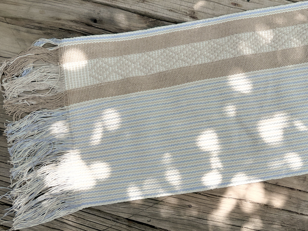 Camino de mesa Lourdes Jalieza