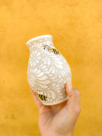 PEDIDO ANTICIPADO Jarrón pequeño con flores de abejas (ENVÍO EN APROX. 6-12 SEMANAS)