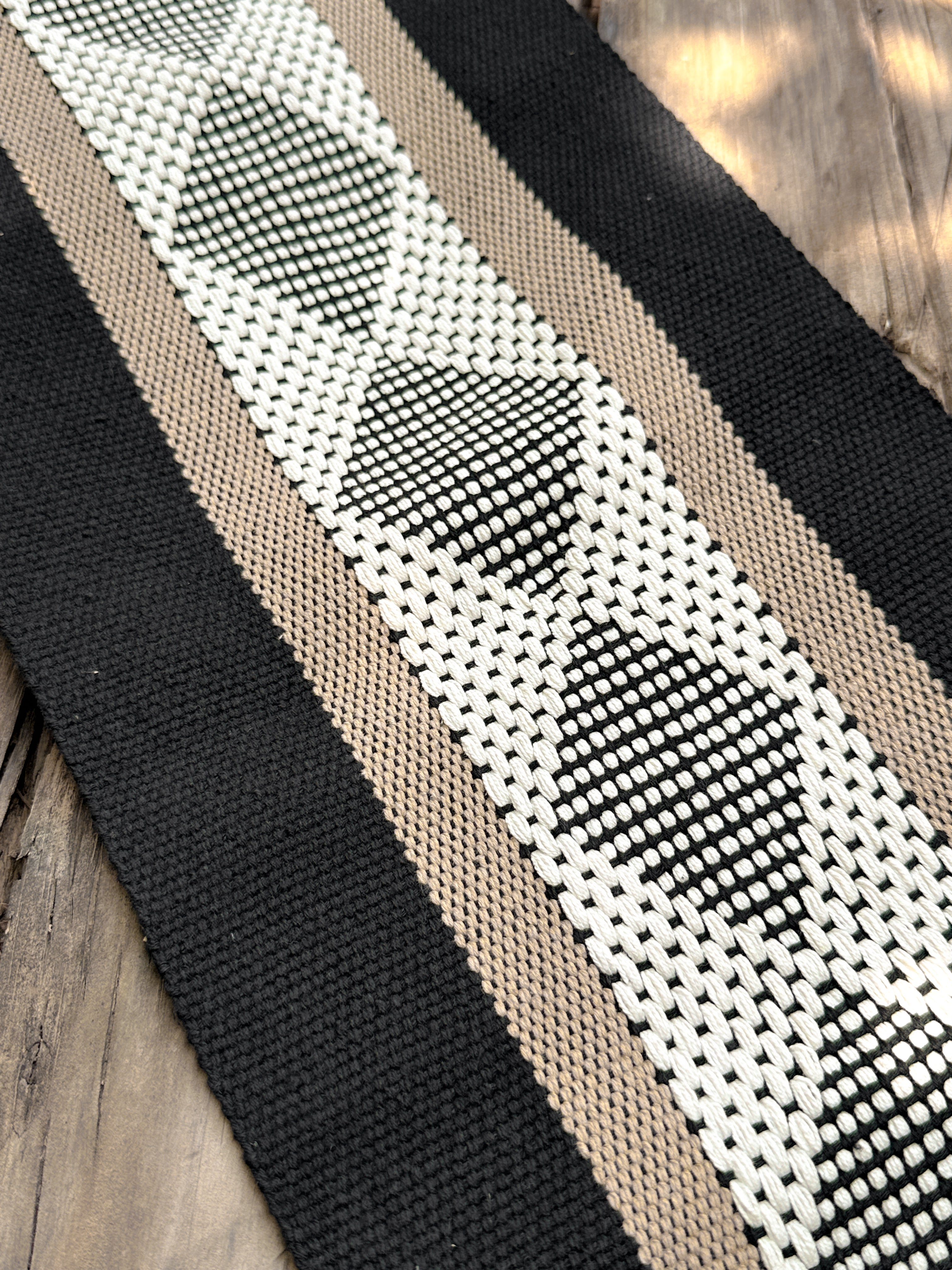 Morgana Jalieza Table Runner