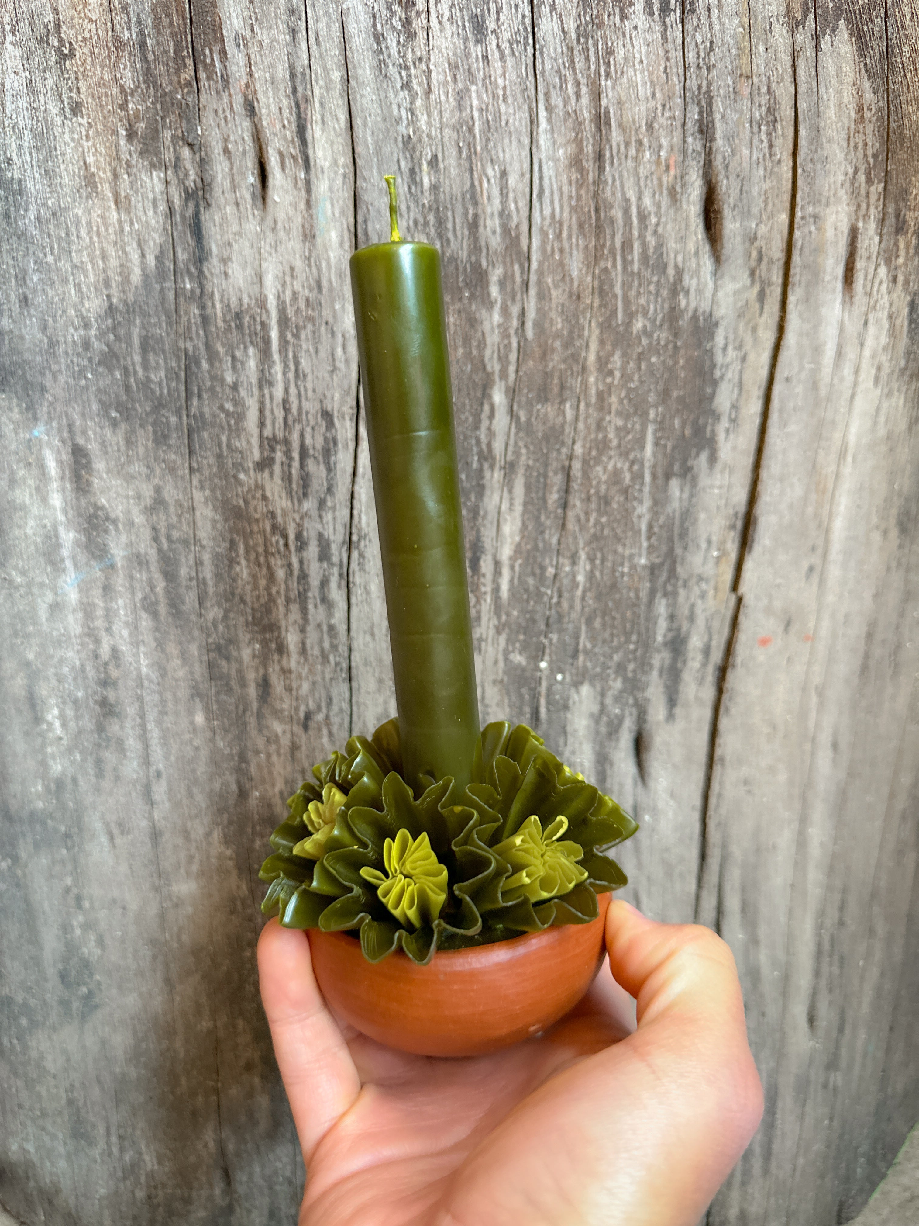 Leslie Medium Beeswax Candle