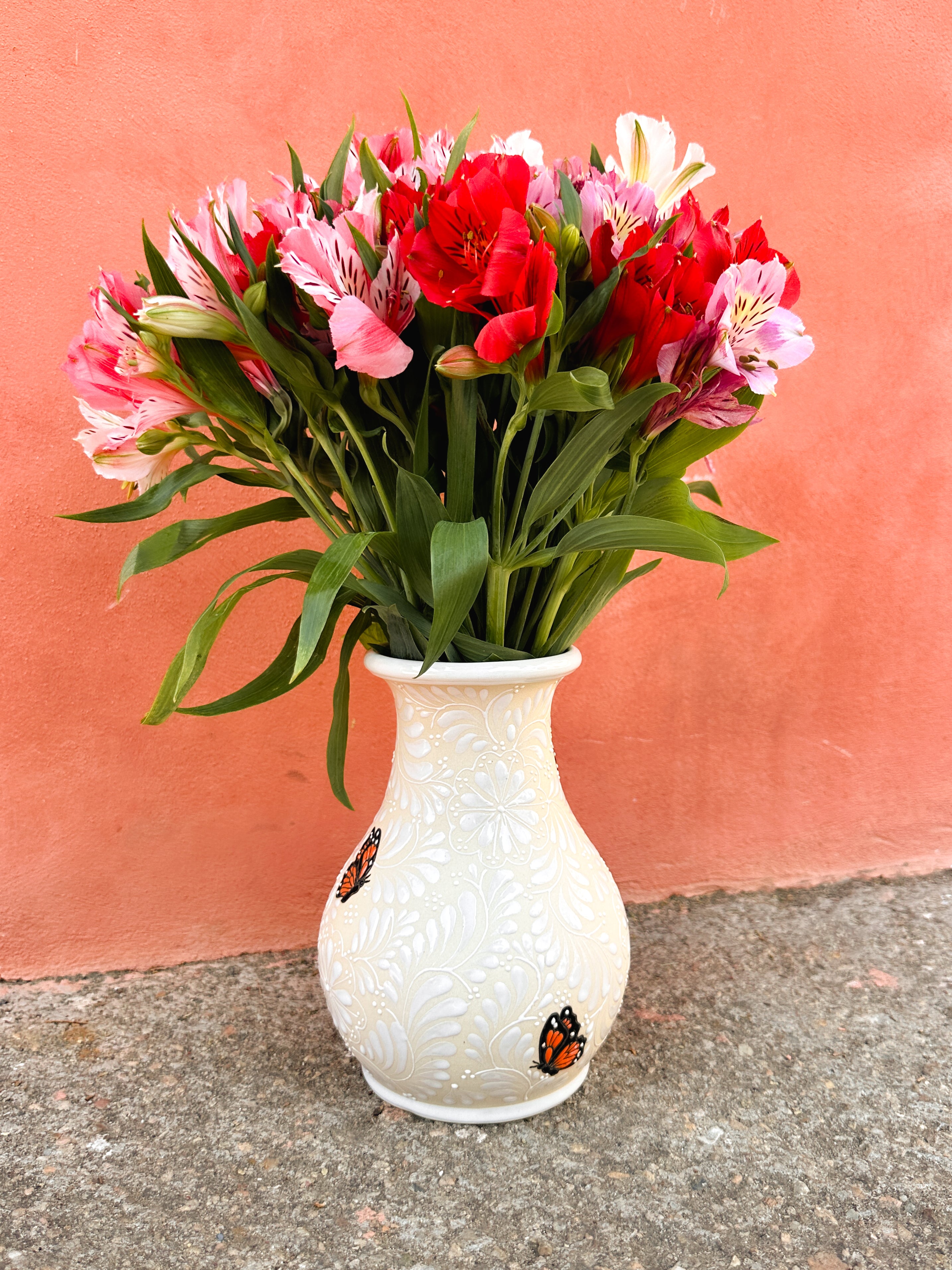 PRE-ORDEN Jarrón Mariposas Monarca (ENVÍO EN APROX. 6-12 SEMANAS)