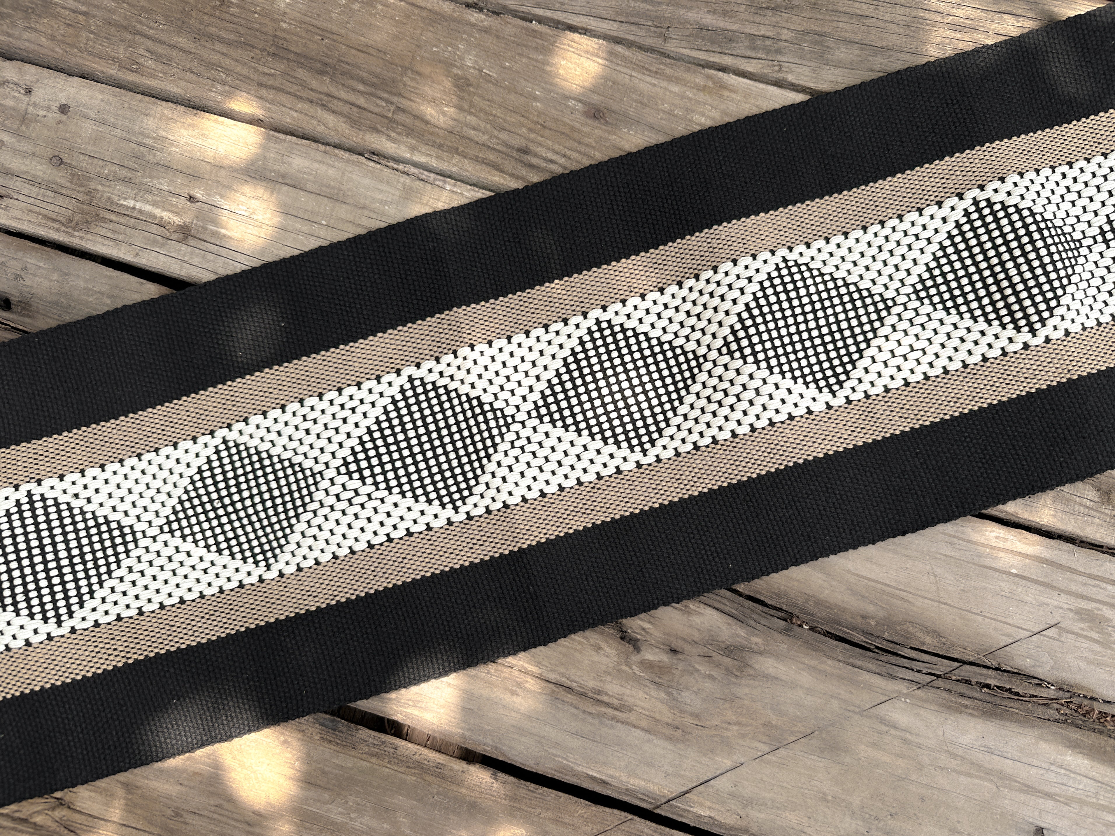 Morgana Jalieza Table Runner