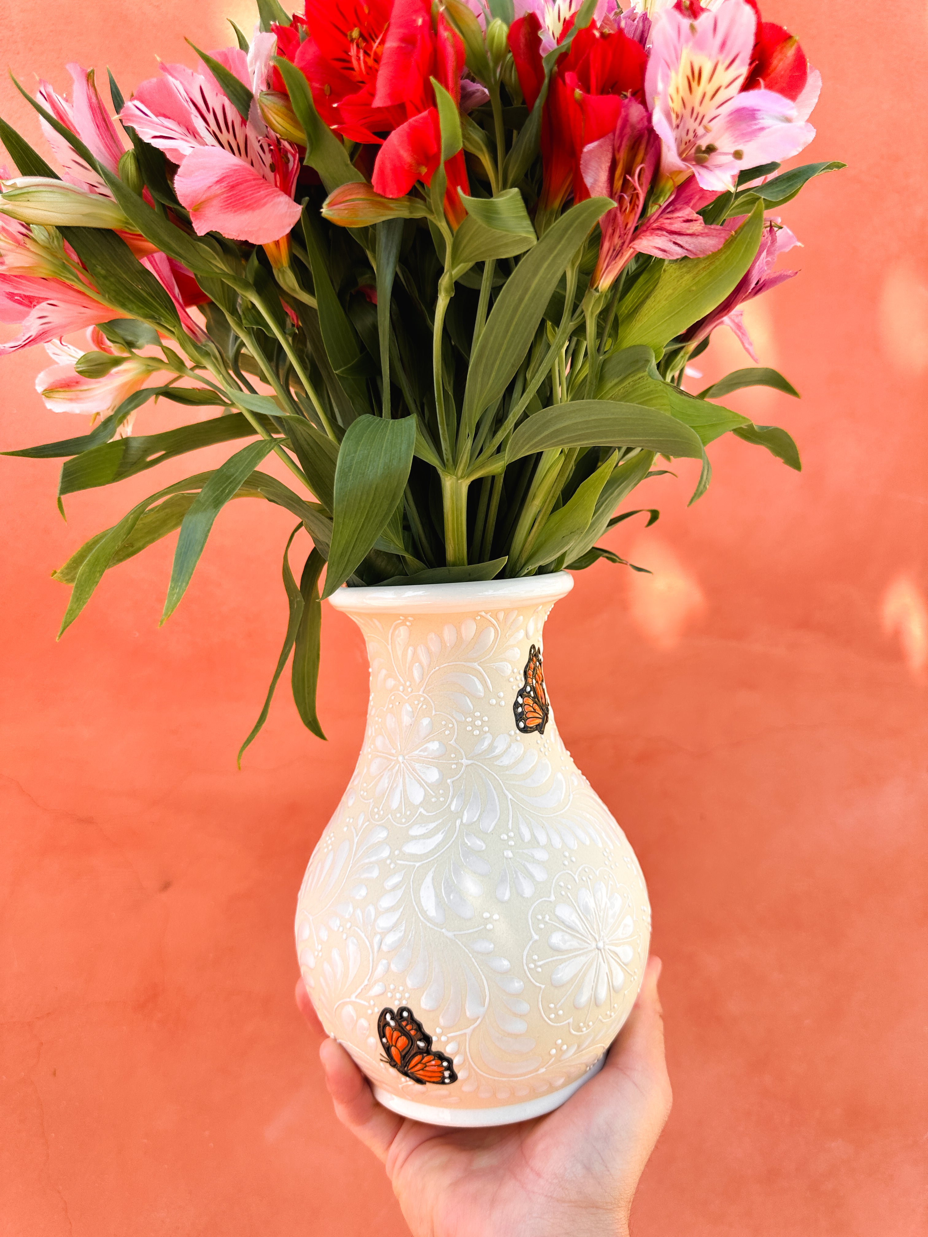 PRE-ORDEN Jarrón Mariposas Monarca (ENVÍO EN APROX. 6-12 SEMANAS)