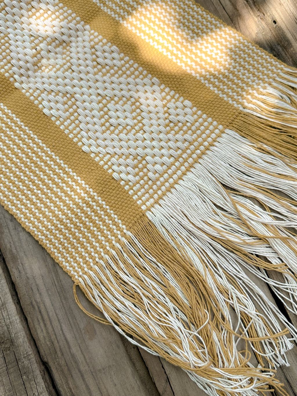 Stella Jalieza Table Runner