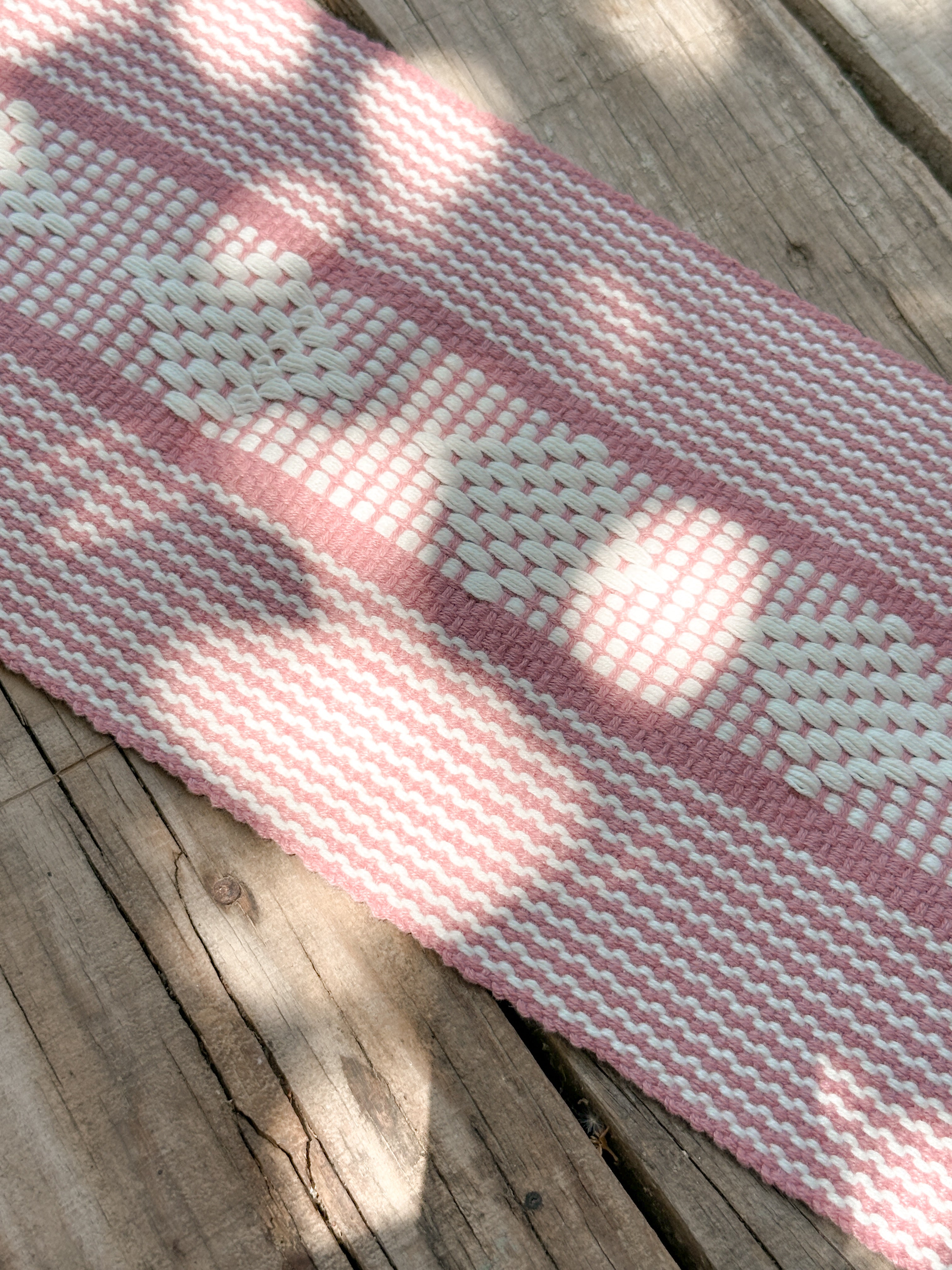 Flora Jalieza Table Runner