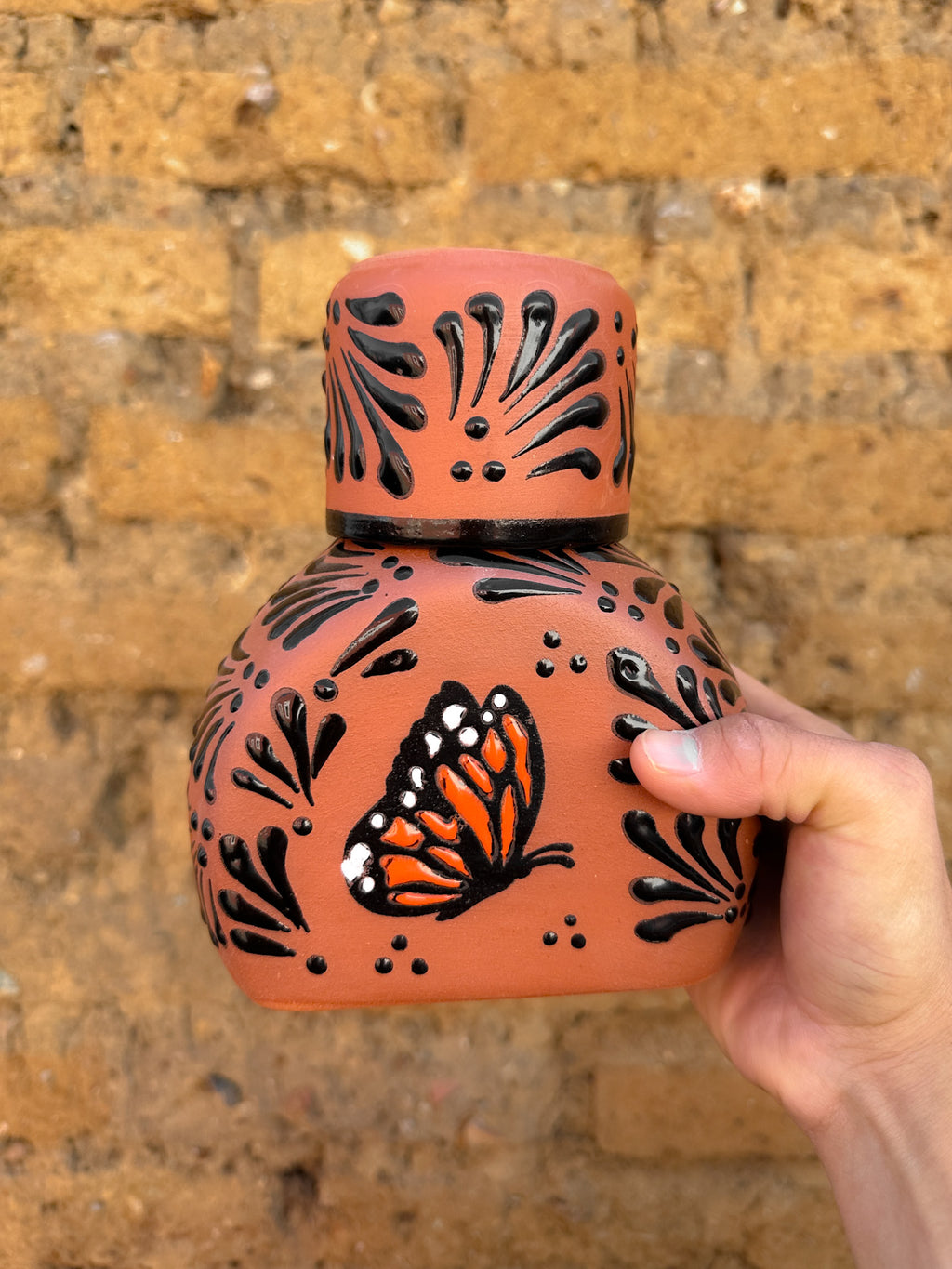 PRE-ORDER Brown Butterfly Monarch Tequilero Decanter (SHIPS IN APPROX. 6-12 WEEKS)