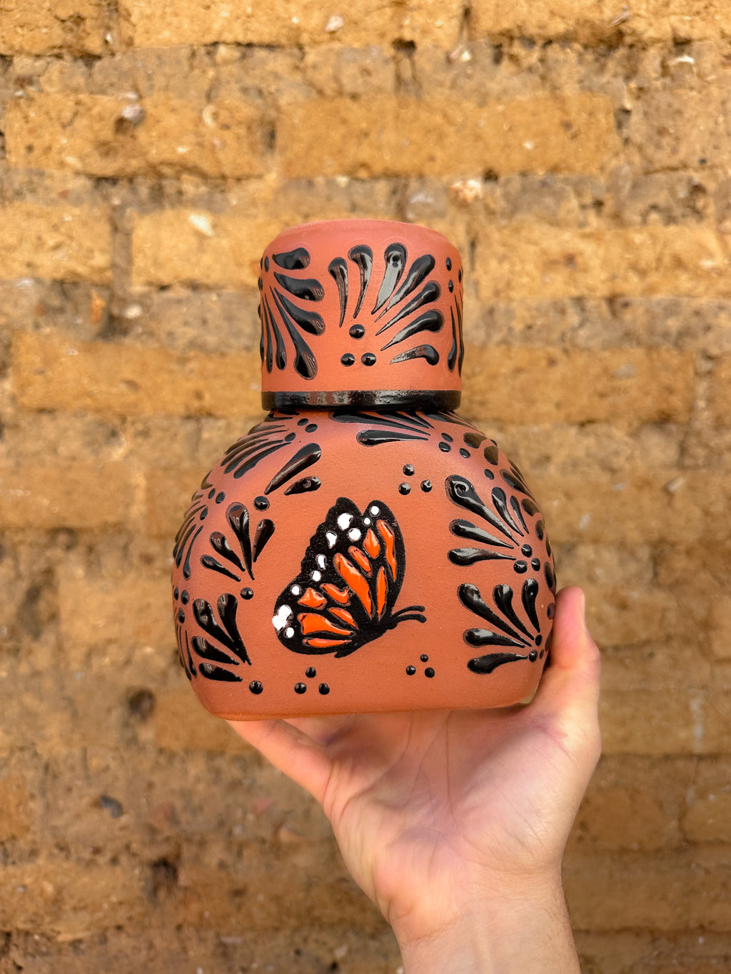 PRE-ORDER Brown Butterfly Monarch Tequilero Decanter (SHIPS IN APPROX. 6-12 WEEKS)