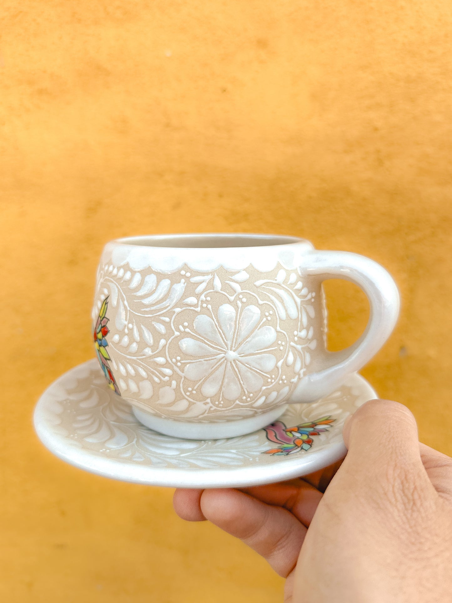 Juego de plato y taza de colibríes (RESERVA) (ENVÍO EN APROX. 6-12 SEMANAS)
