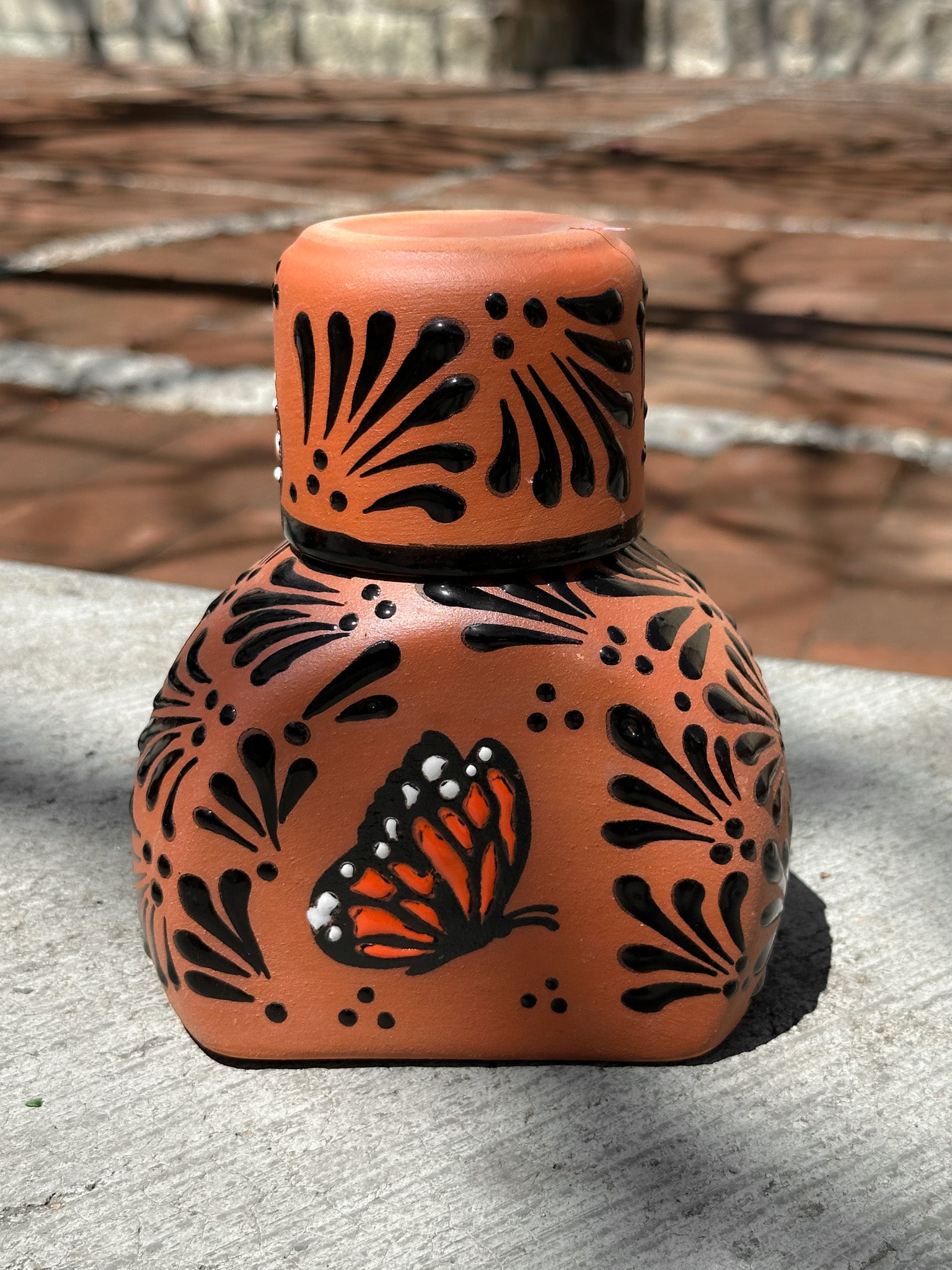 PRE-ORDER Brown Butterfly Monarch Tequilero Decanter (SHIPS IN APPROX. 6-12 WEEKS)