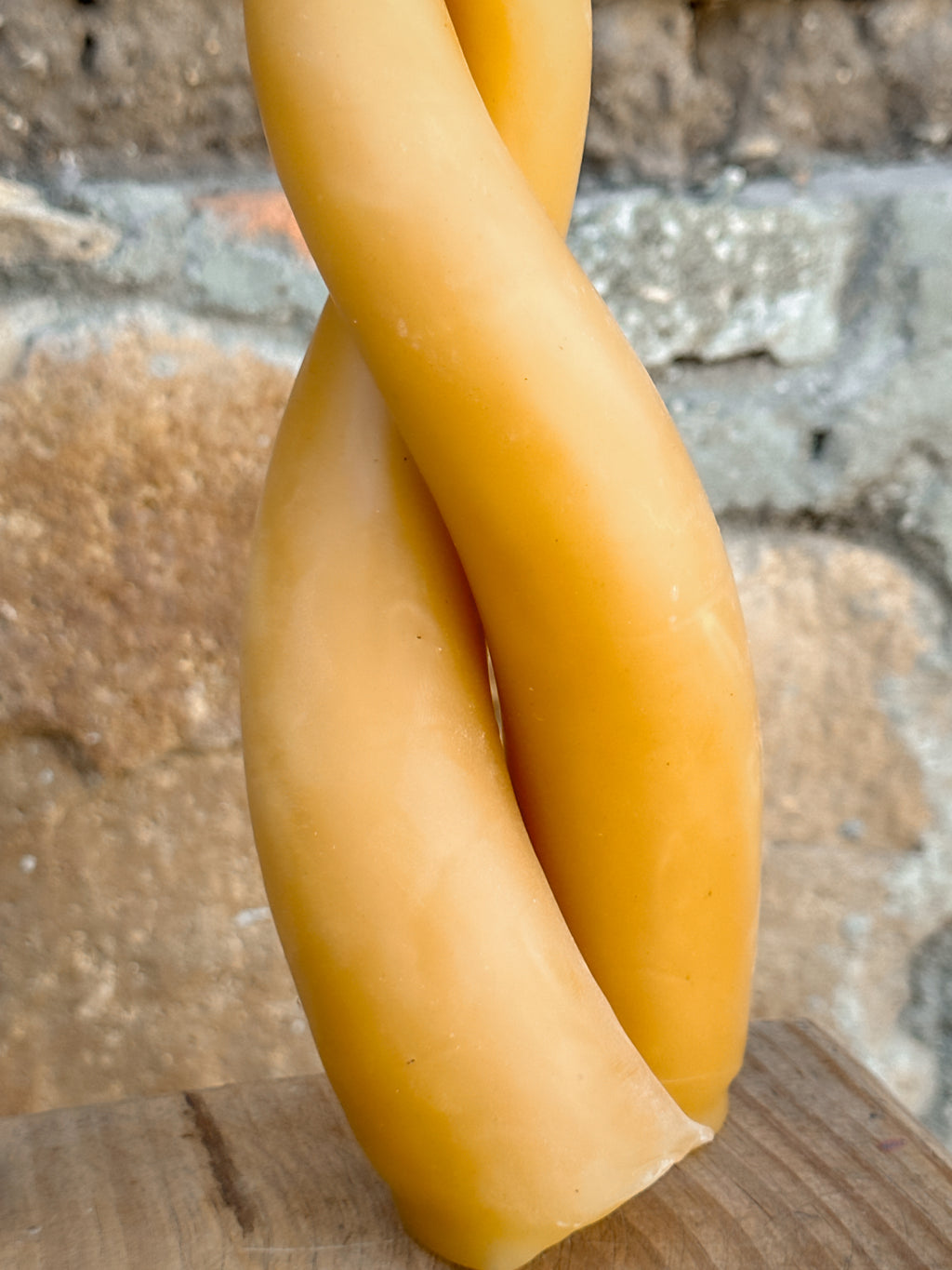 Vela espiral de cera de abejas color lila