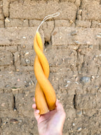 Vela espiral de cera de abejas color lila