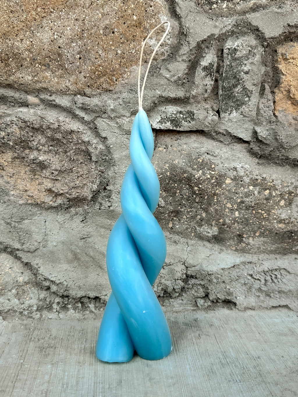 Vela espiral de cera de abejas color lila