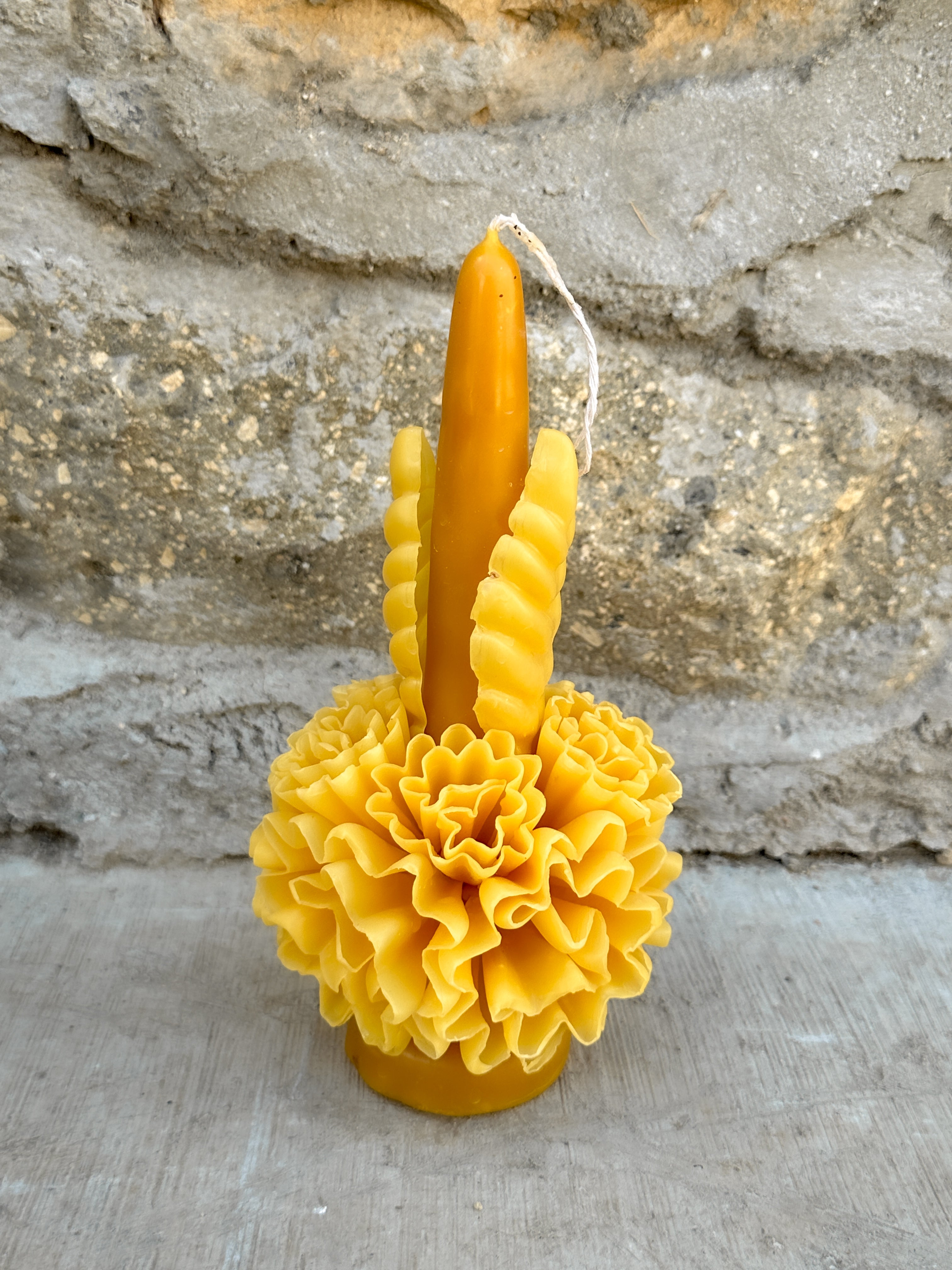 Amorcito Beeswax Floral Candle