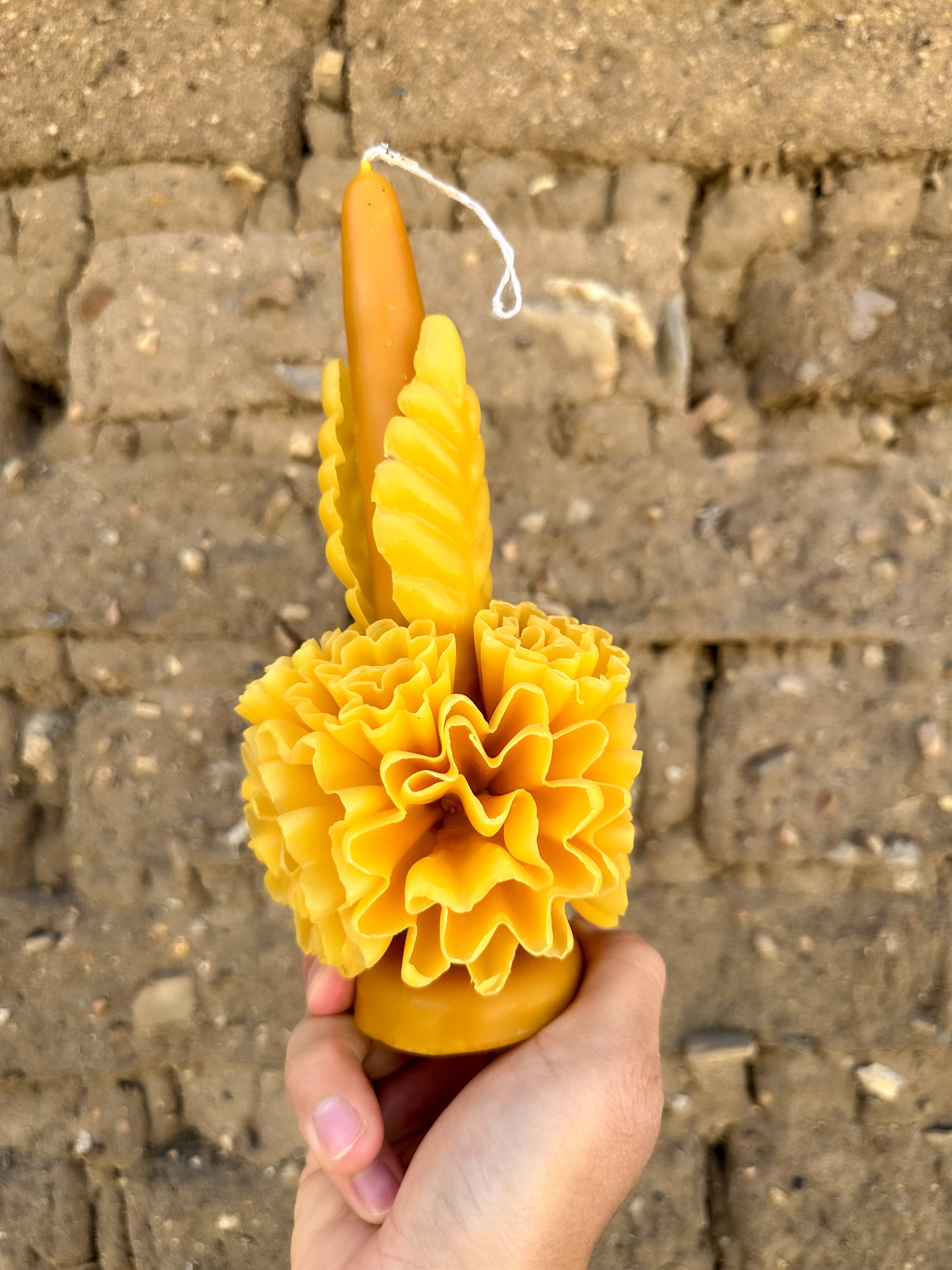 Vela floral de cera de abejas Amorcito