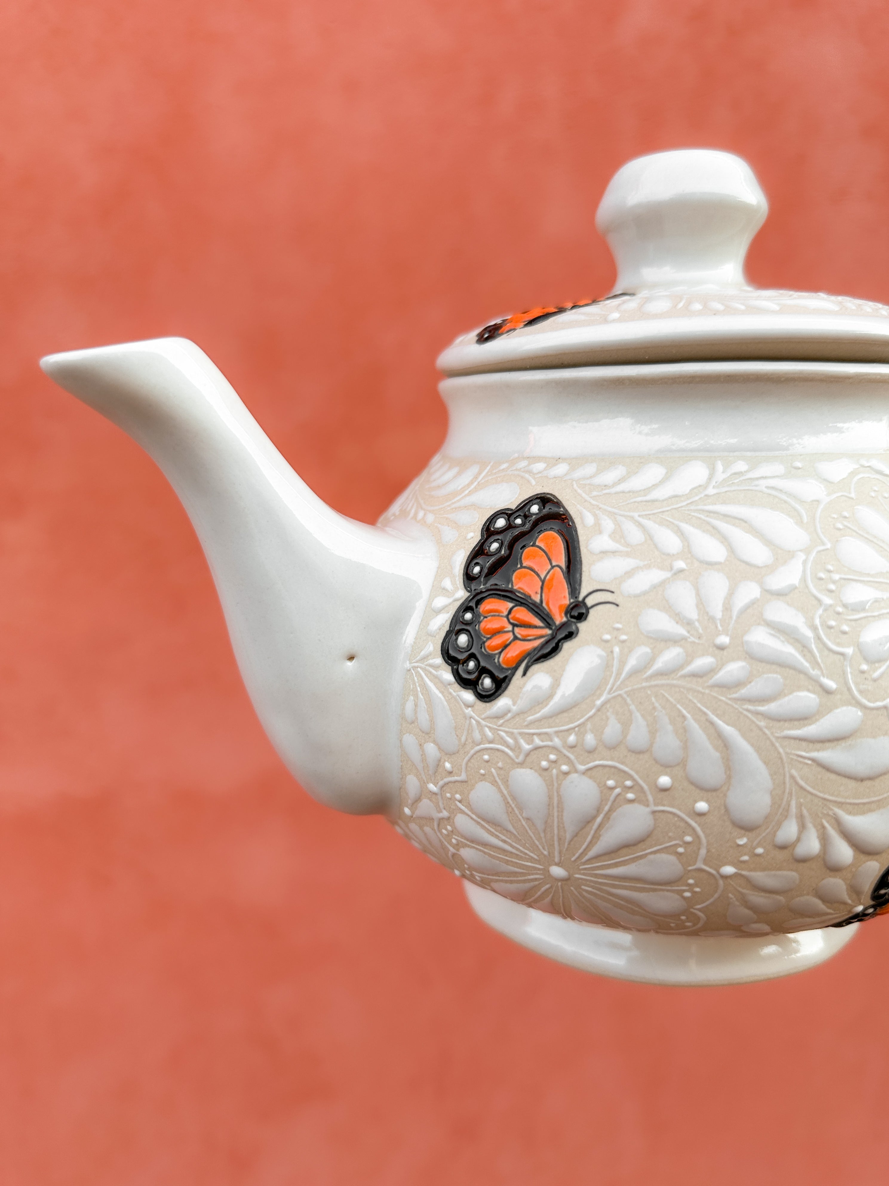 PRE-ORDER Monarca Butterflies Tea Pot (SHIPS IN APPROX. 6-12 WEEKS)