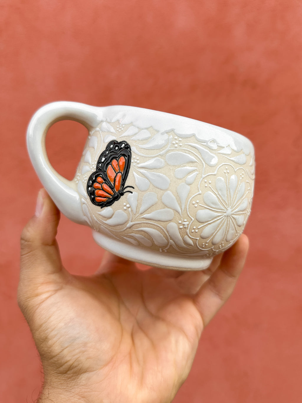 Taza Mariposas Monarca (RESERVA) (ENVÍO EN APROX. 6-12 SEMANAS)