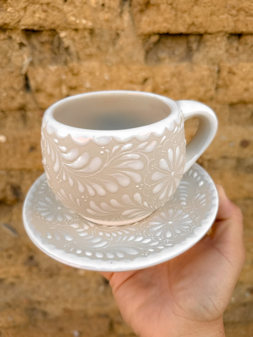 Juego de plato y taza blancos (RESERVA) (ENVÍO EN APROX. 6-12 SEMANAS)