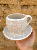 Juego de plato y taza blancos (RESERVA) (ENVÍO EN APROX. 6-12 SEMANAS)