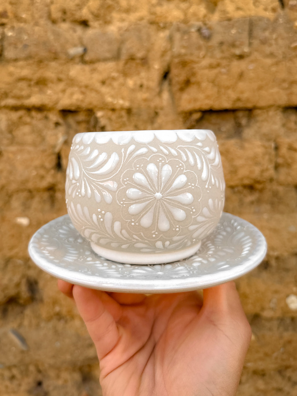 Juego de plato y taza blancos (RESERVA) (ENVÍO EN APROX. 6-12 SEMANAS)