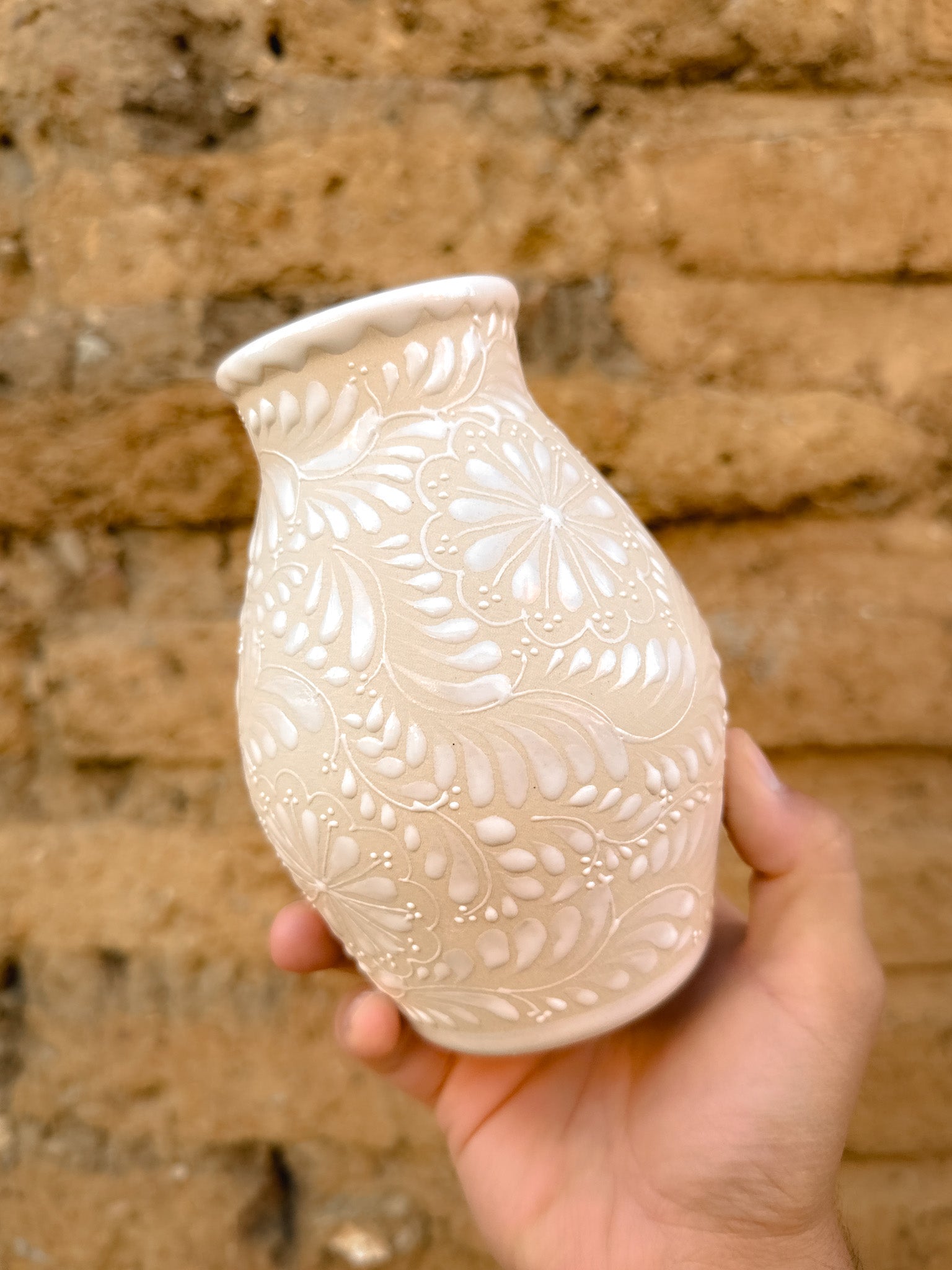 PRE-ORDER White Small Flower Vase (SHIPS IN APPROX. 6-12 WEEKS)