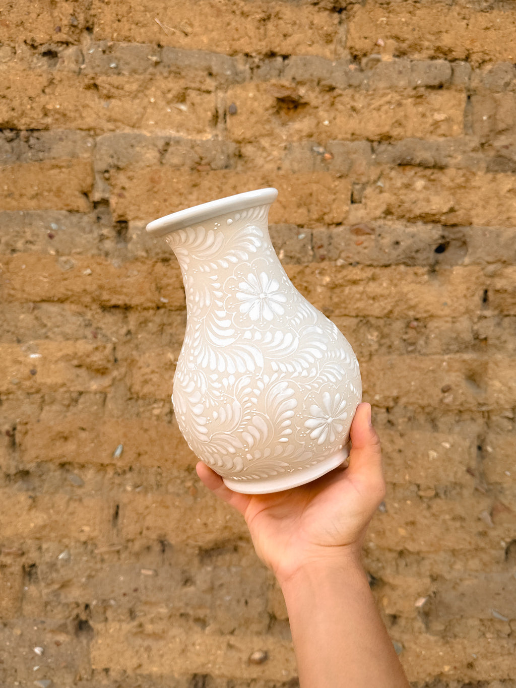 PRE-ORDER White Flower Vase (SHIPS IN APPROX. 6- 12 WEEKS)