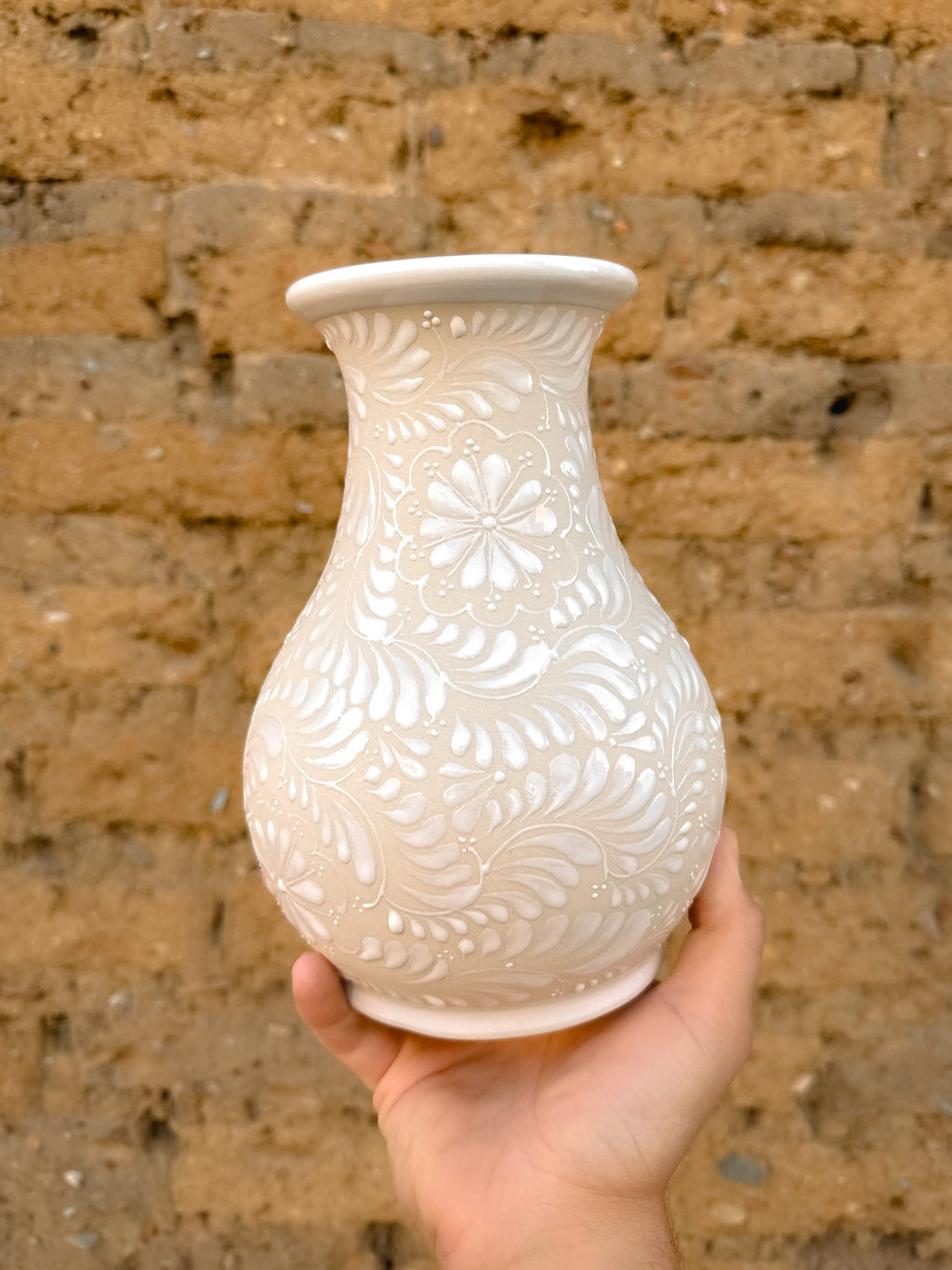 PRE-ORDER White Flower Vase (SHIPS IN APPROX. 6- 12 WEEKS)