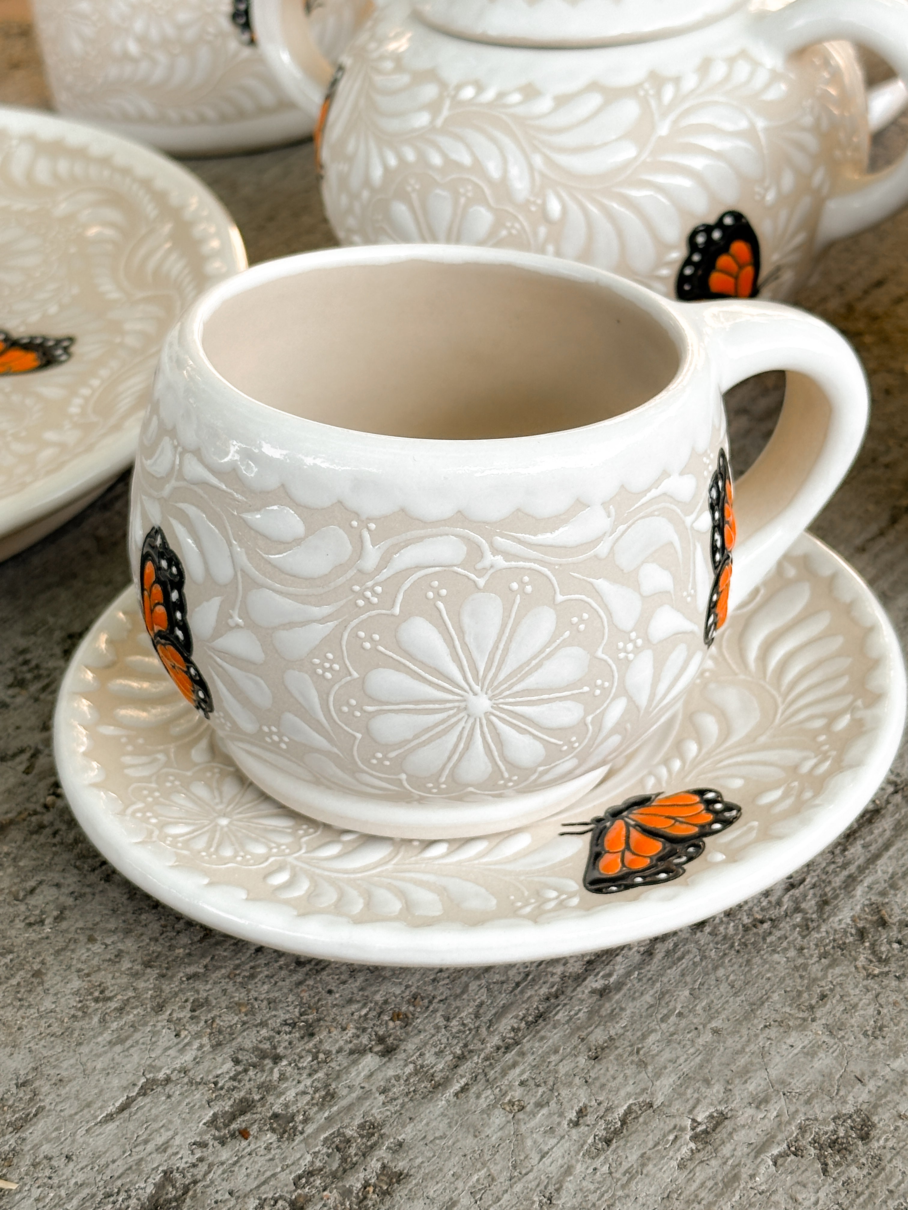 PRE-ORDER Monarca Butterflies Plate and Mug Set (SHIPS IN APPROX. 6-12 WEEKS)
