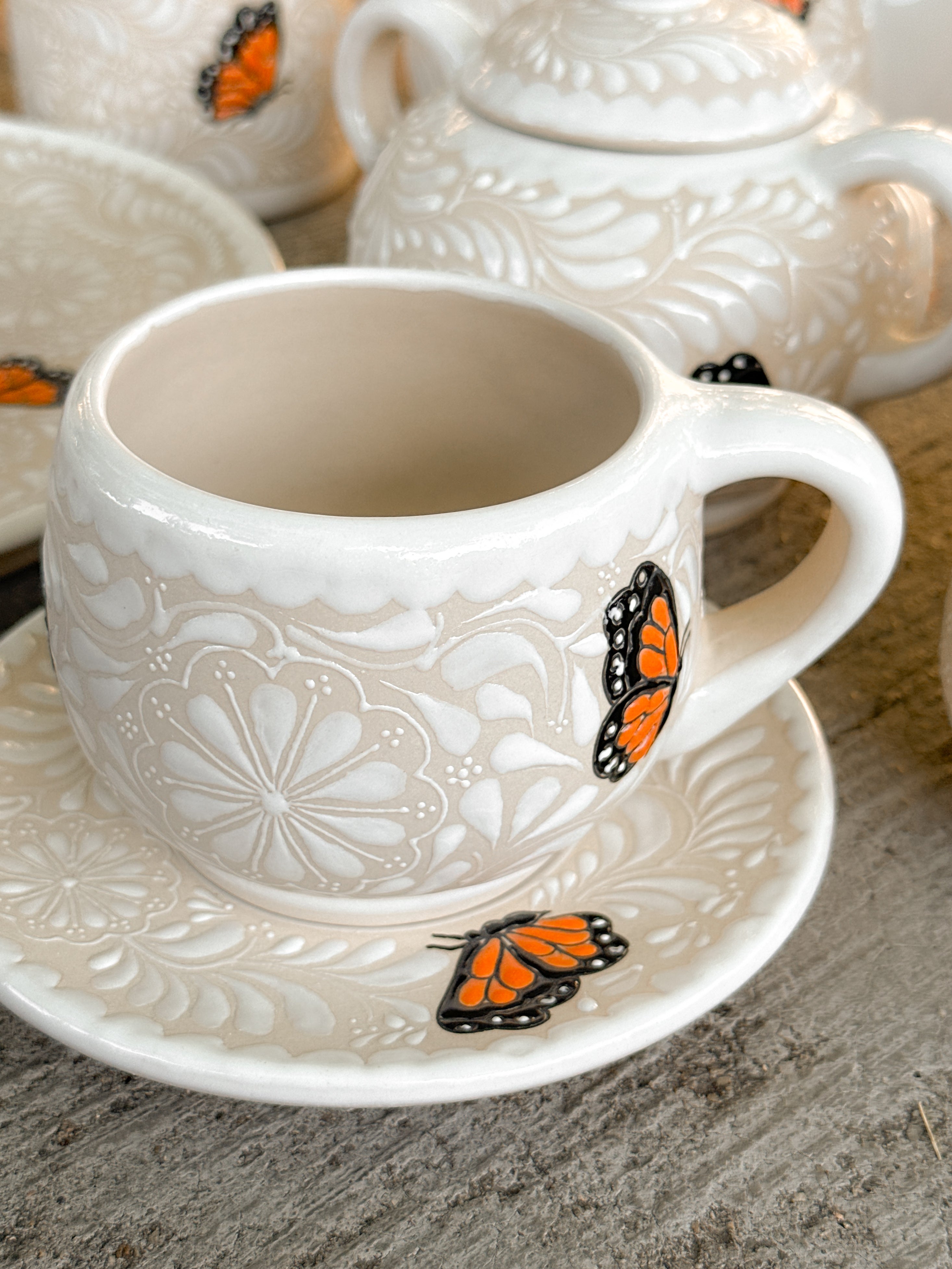 PRE-ORDER Monarca Butterflies Plate and Mug Set (SHIPS IN APPROX. 6-12 WEEKS)