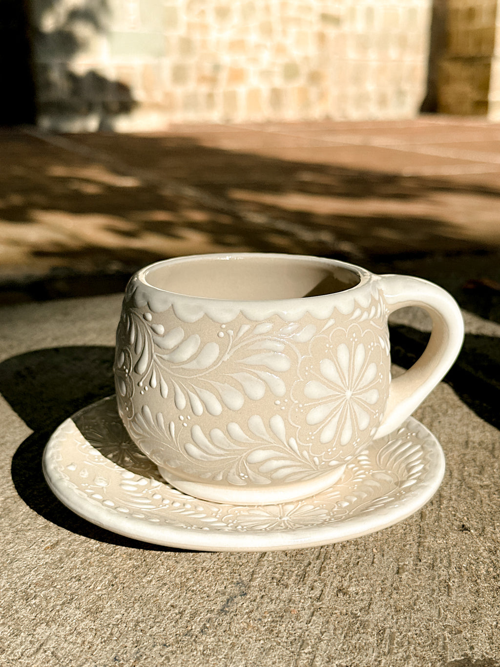 Juego de plato y taza blancos (RESERVA) (ENVÍO EN APROX. 6-12 SEMANAS)