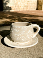 Juego de plato y taza blancos (RESERVA) (ENVÍO EN APROX. 6-12 SEMANAS)