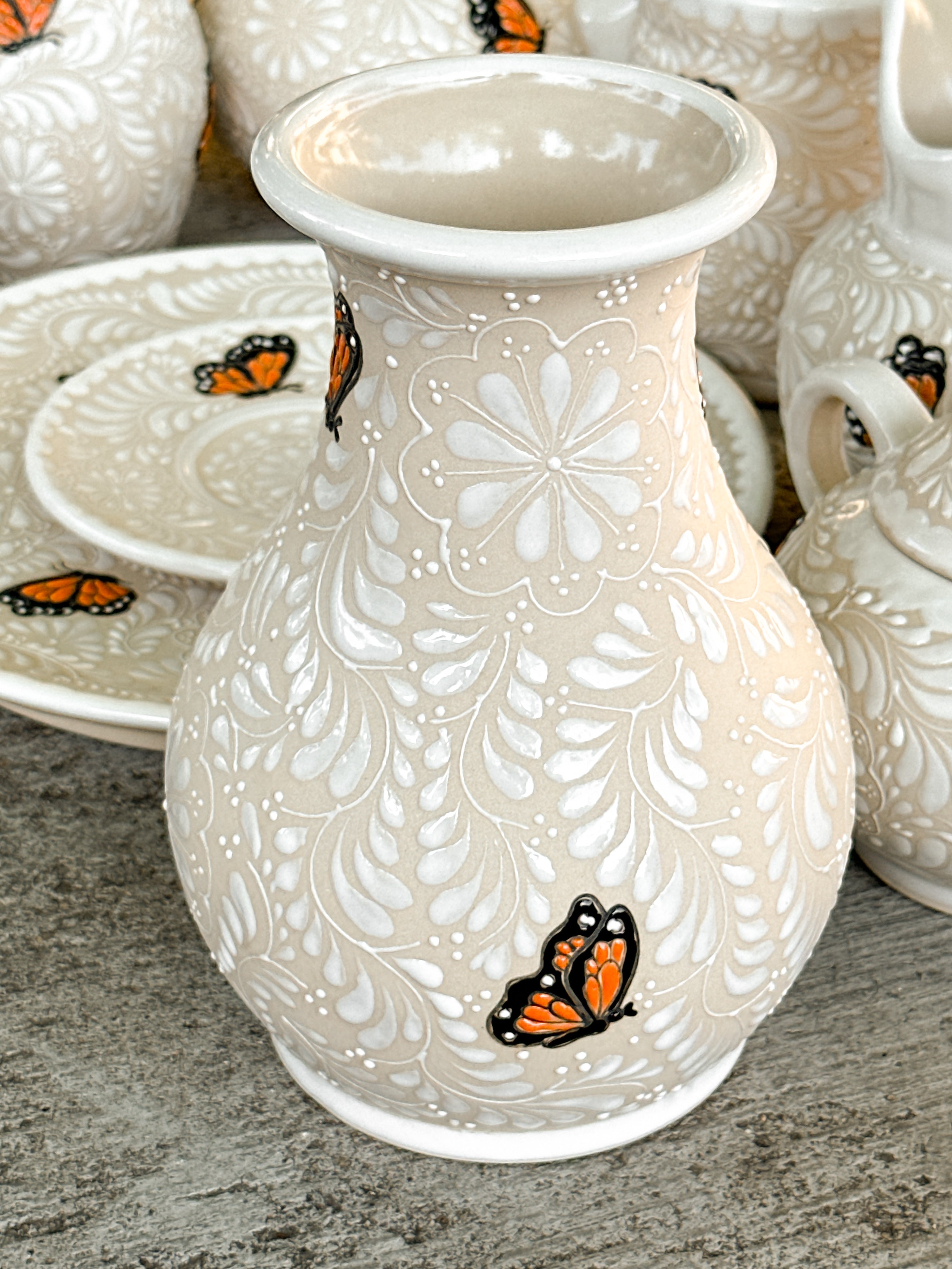 PRE-ORDEN Jarrón Mariposas Monarca (ENVÍO EN APROX. 6-12 SEMANAS)