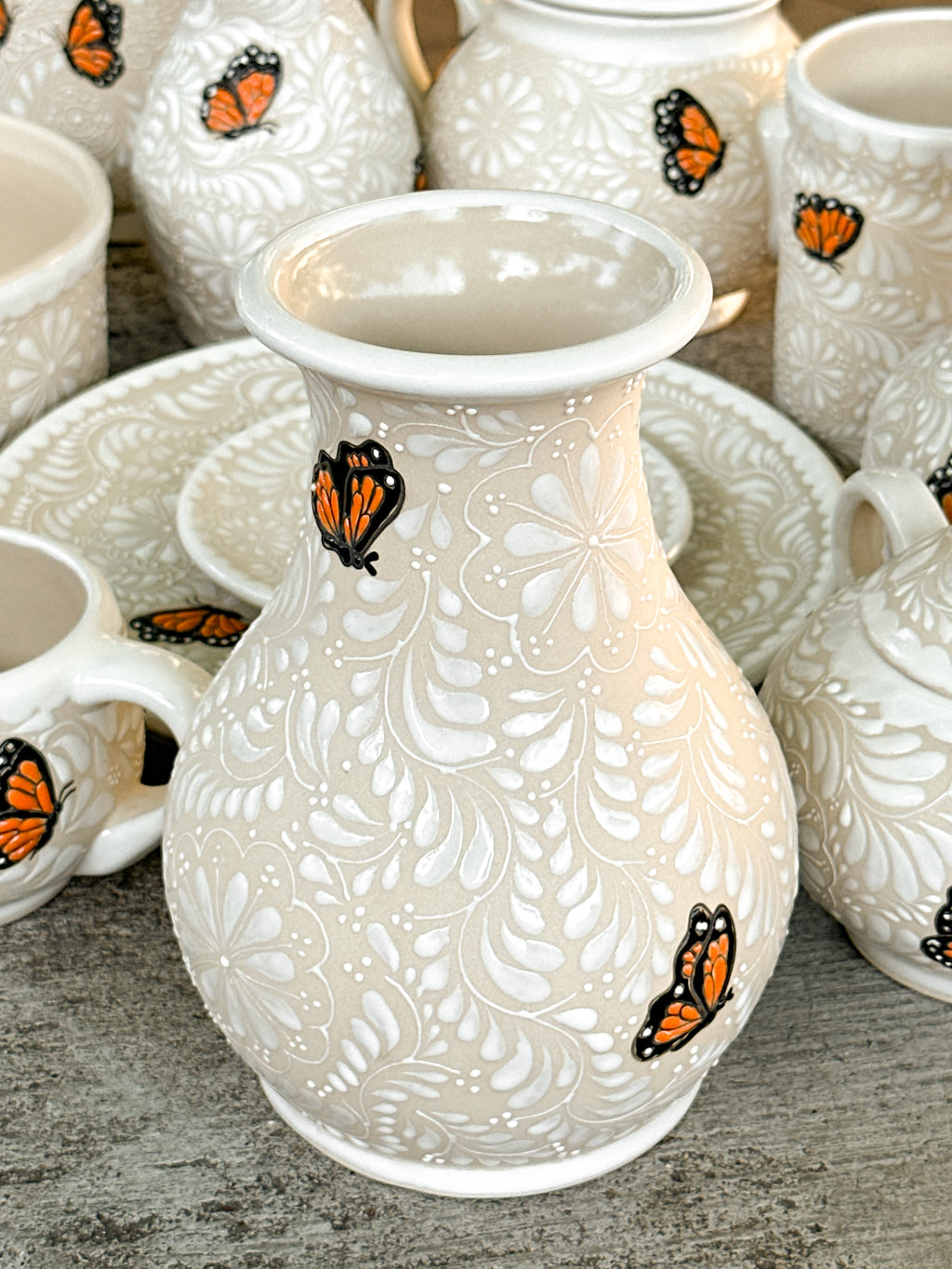PRE-ORDEN Jarrón Mariposas Monarca (ENVÍO EN APROX. 6-12 SEMANAS)