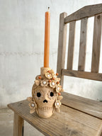 Candelabro de calavera de azúcar