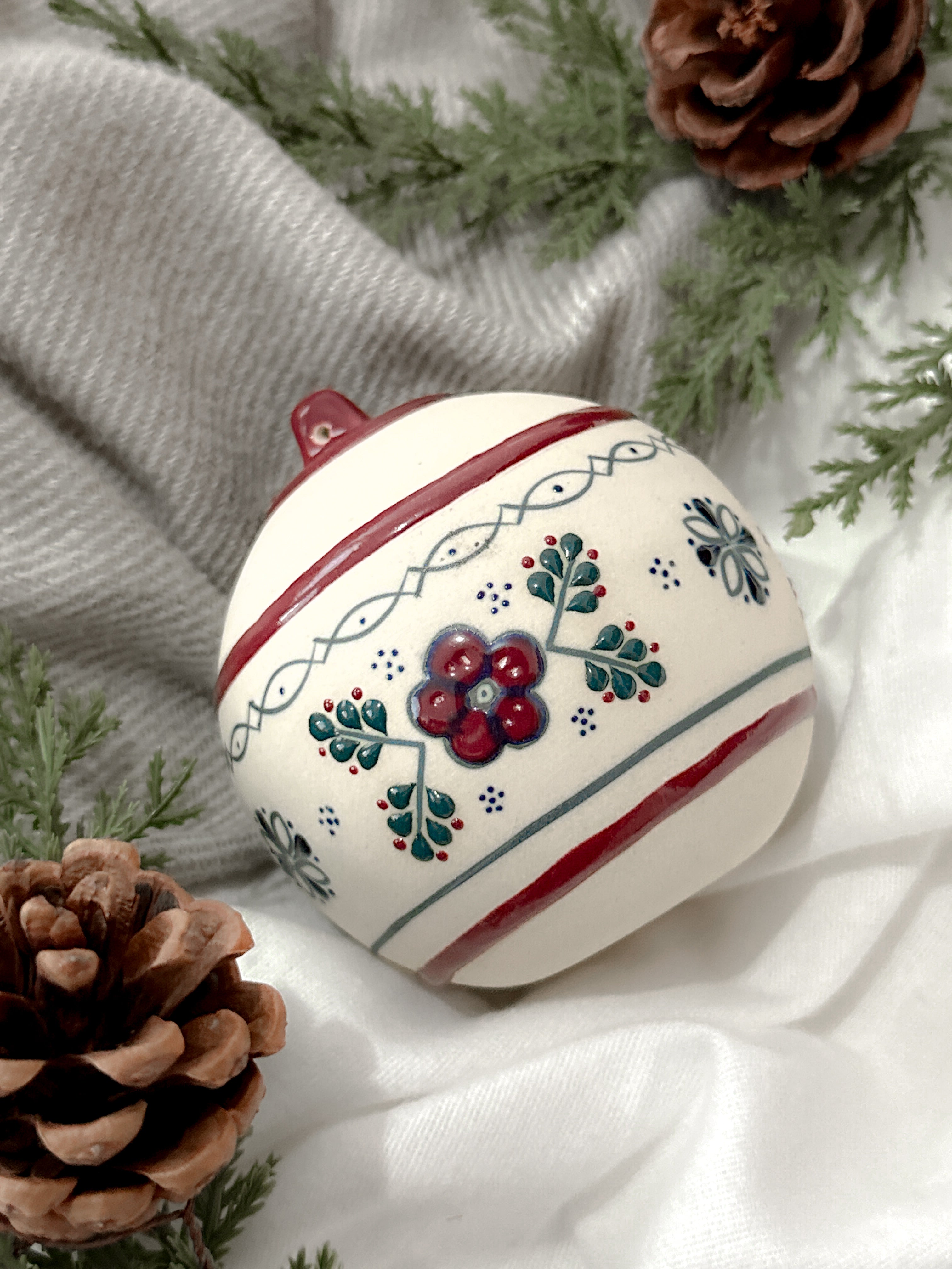 Adorno Navideño Vino Tinto "Casa de la Abuela"