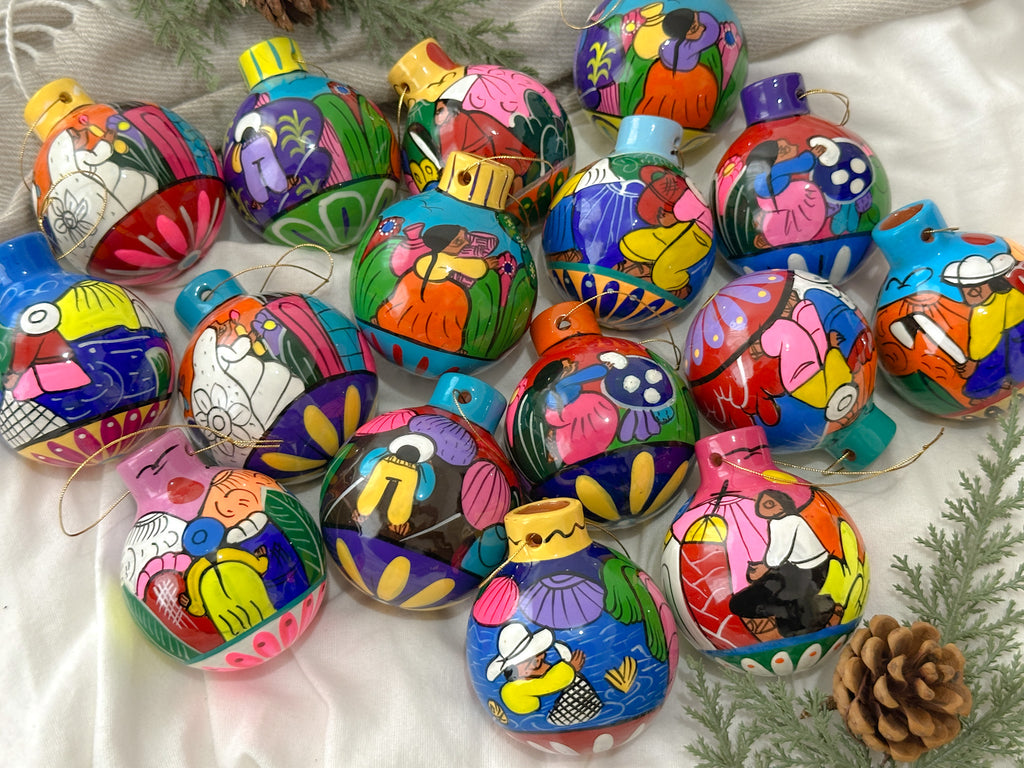 "Historias de México" Adornos Navideños Redondos Surtidos