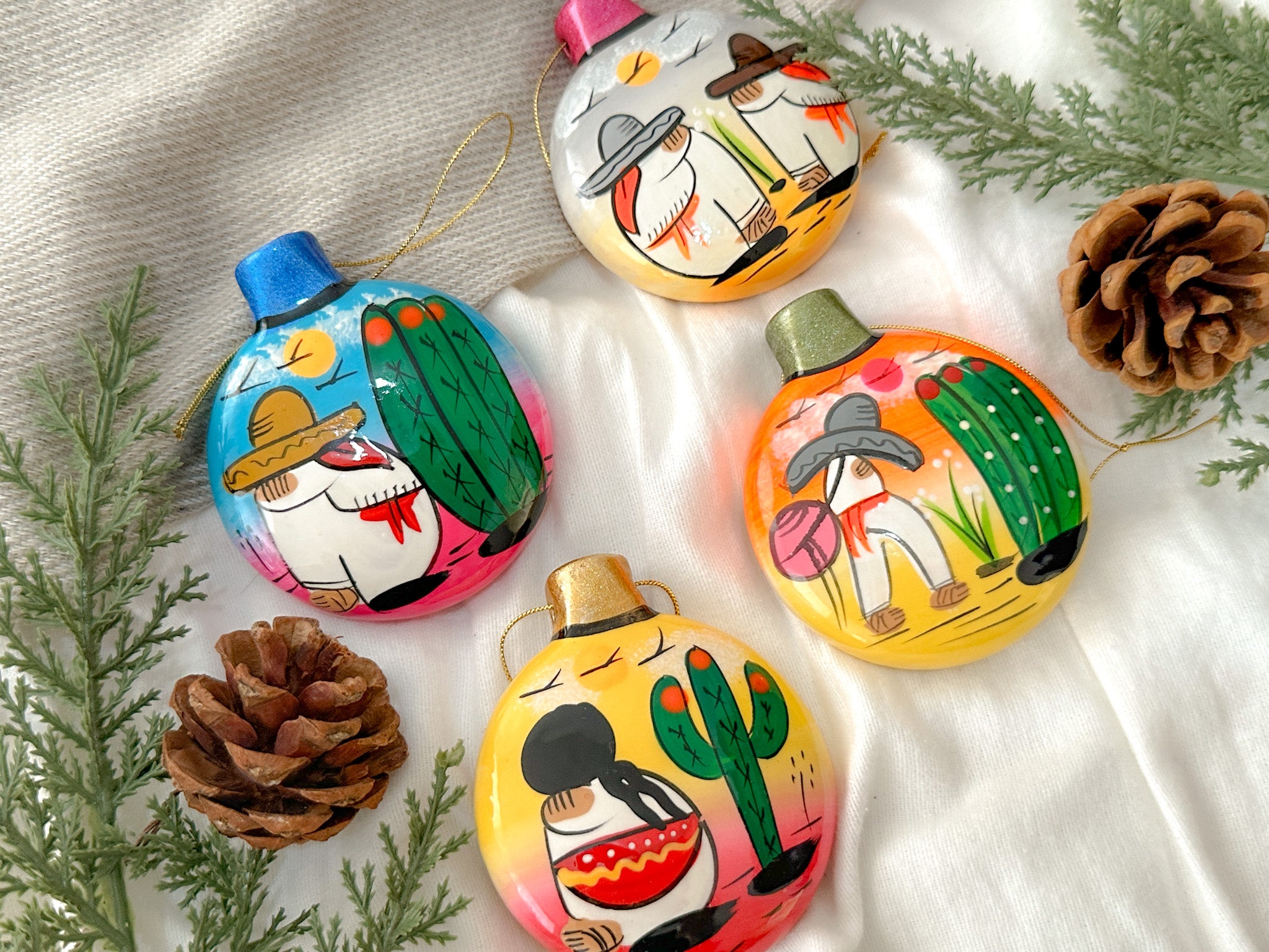 "Historias de México" Adornos Navideños Surtidos