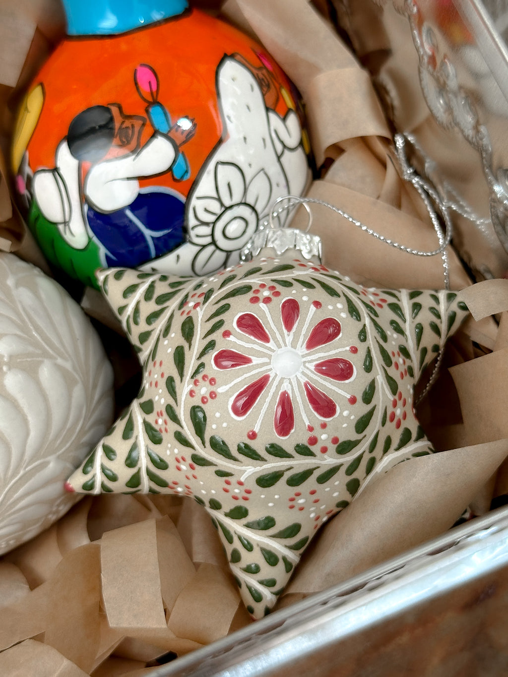 Caja navideña (adornos surtidos)