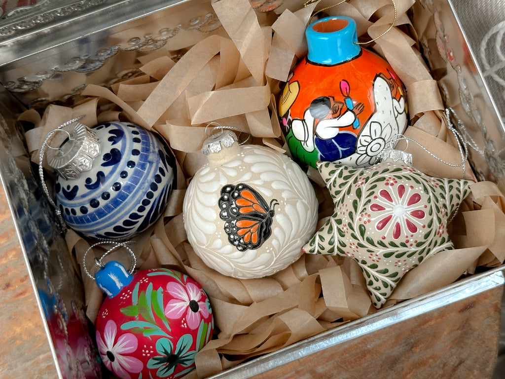 Caja navideña (adornos surtidos)