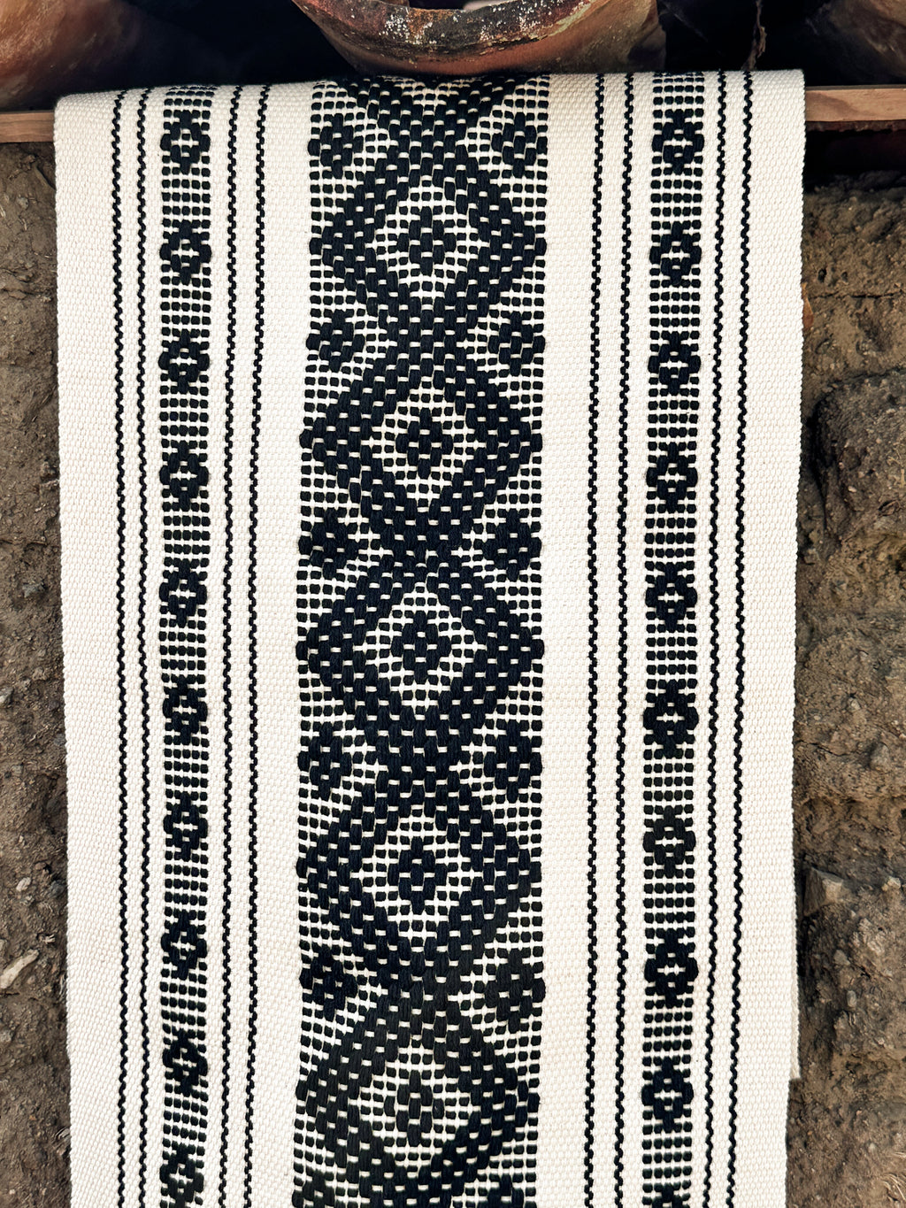 Anochecer Jalieza Table Runner