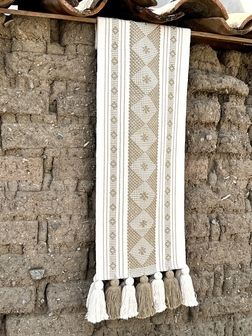 Paz Jalieza Table Runner