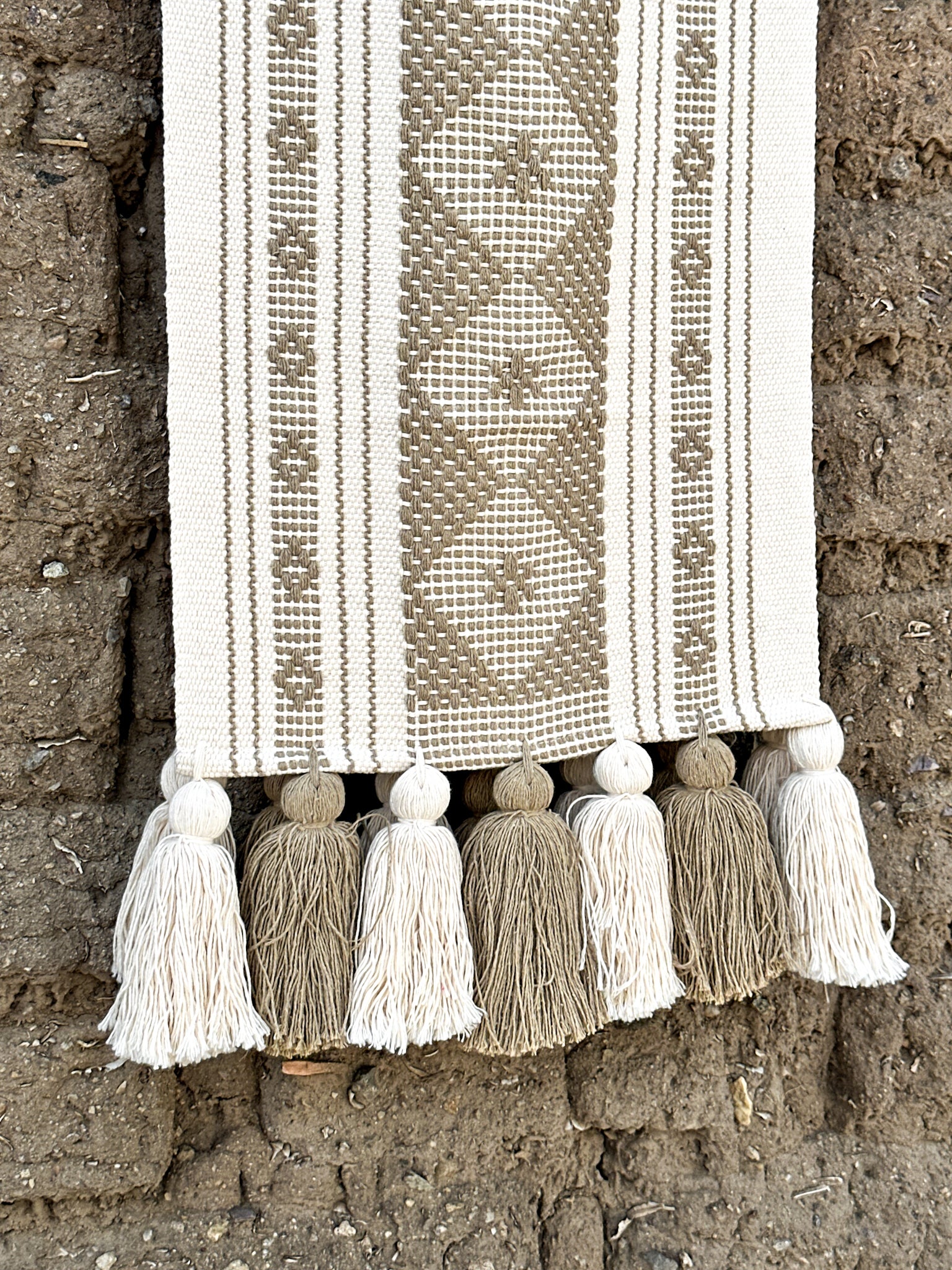 Paz Jalieza Table Runner
