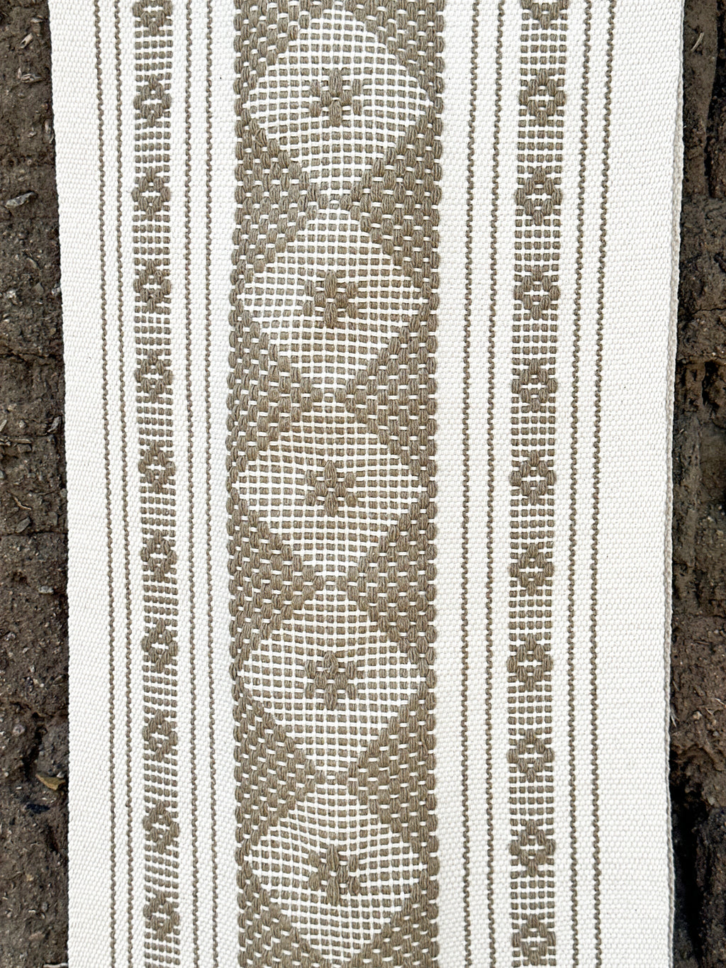 Paz Jalieza Table Runner